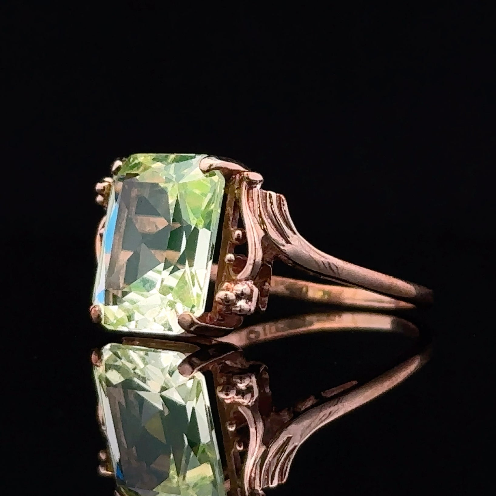 Theodora Yellow 10K Gold Fashion Ring with Square Green Spinel