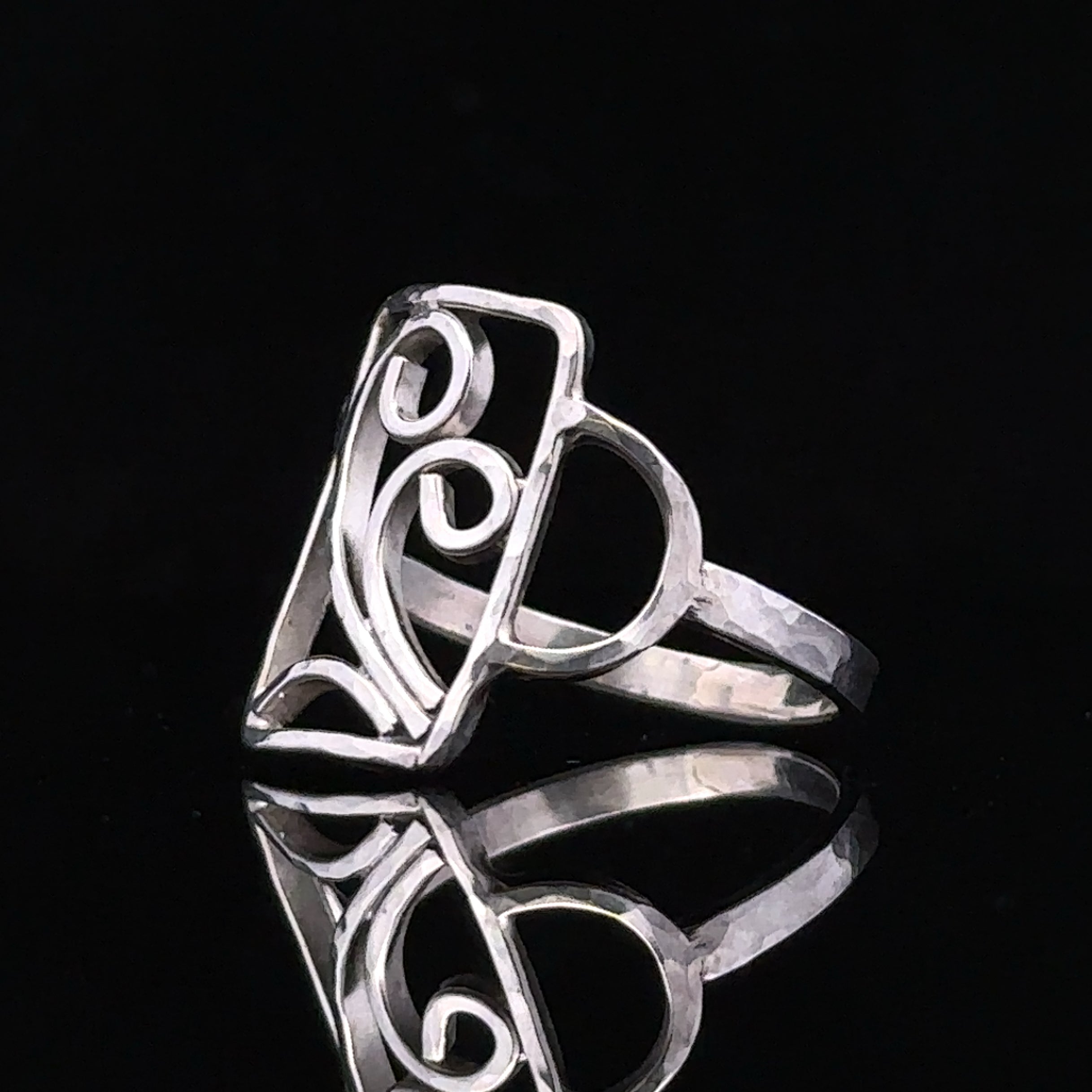 Haylee White Silver Hammered Artisan Ring, Size 7.25