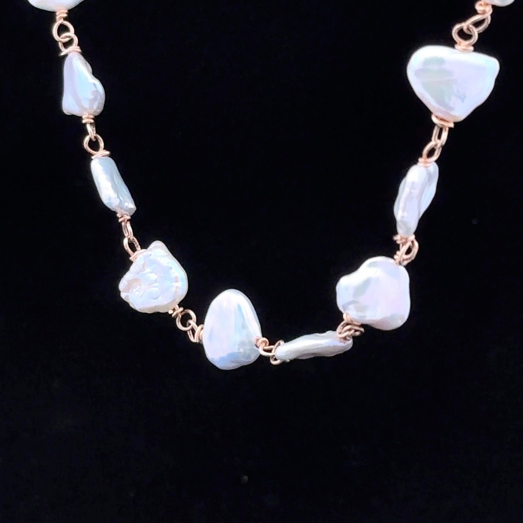 Zariah 14K Yellow Gold Textured Keishi Pearl Station Strand Necklace

 Handmade by Rina