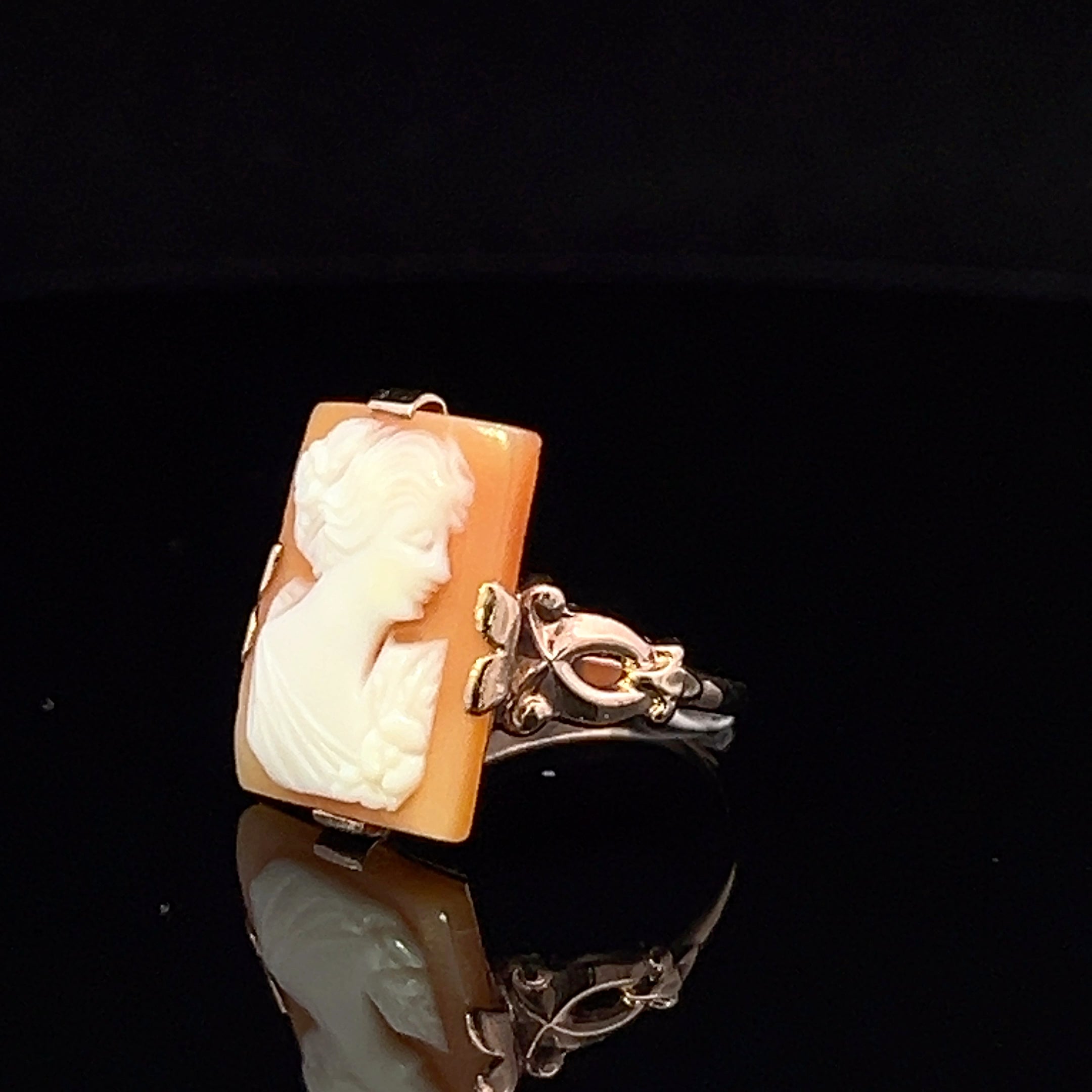 Marley 10KY Cameo Rectangle Ring