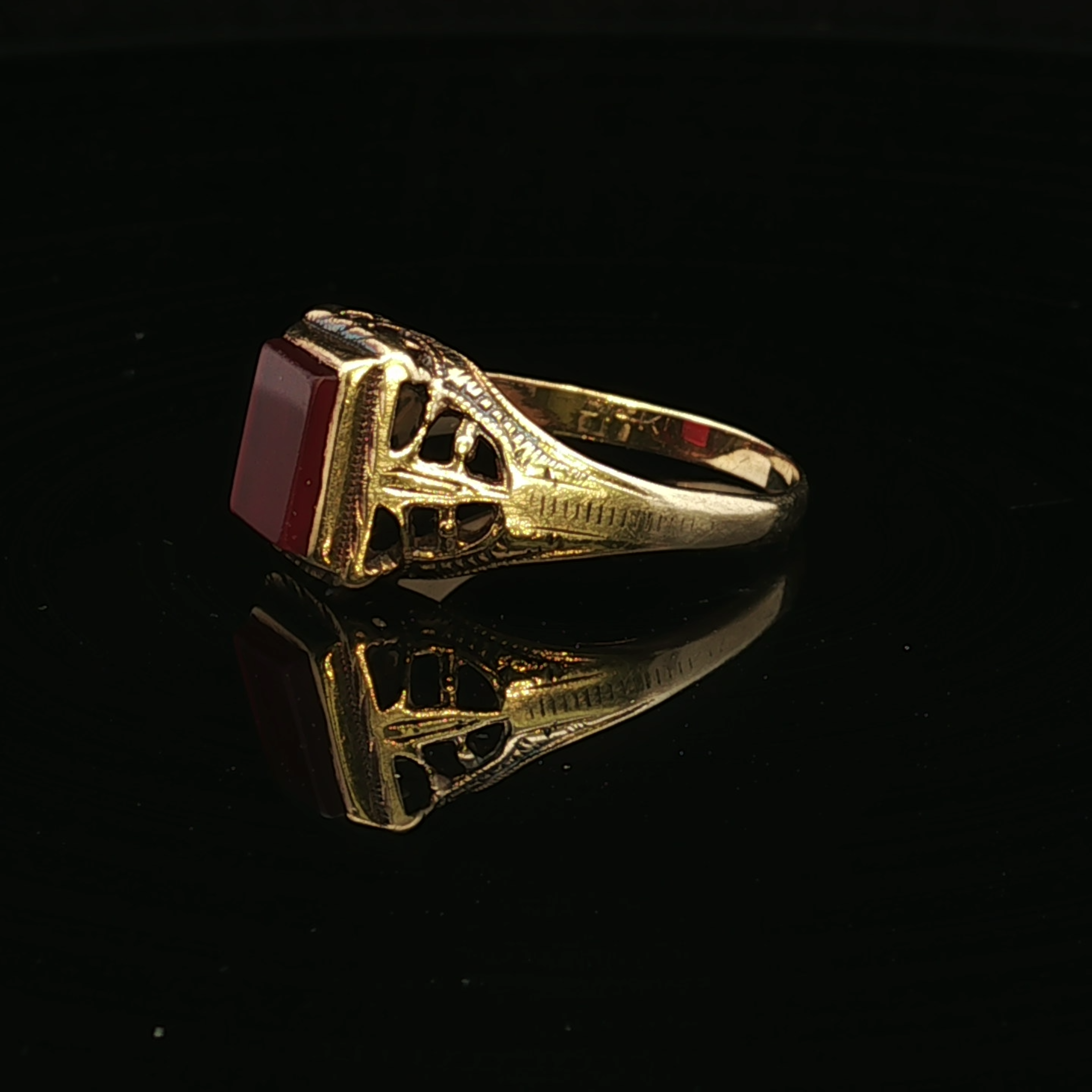 Rosemary 14K Yellow Gold Carnelian Vintage Ring