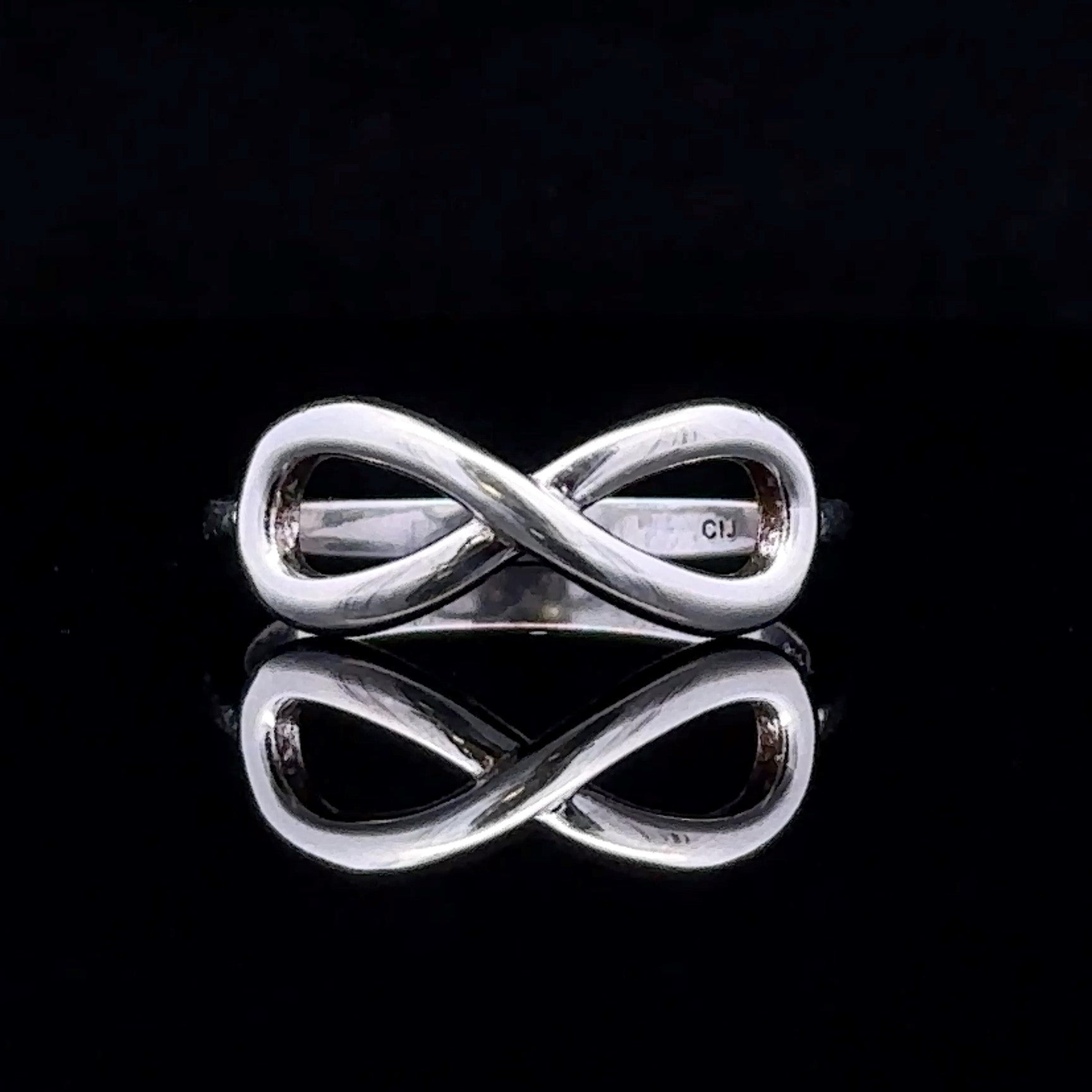 Polished Sterling Silver Infinity Ring – Size 6