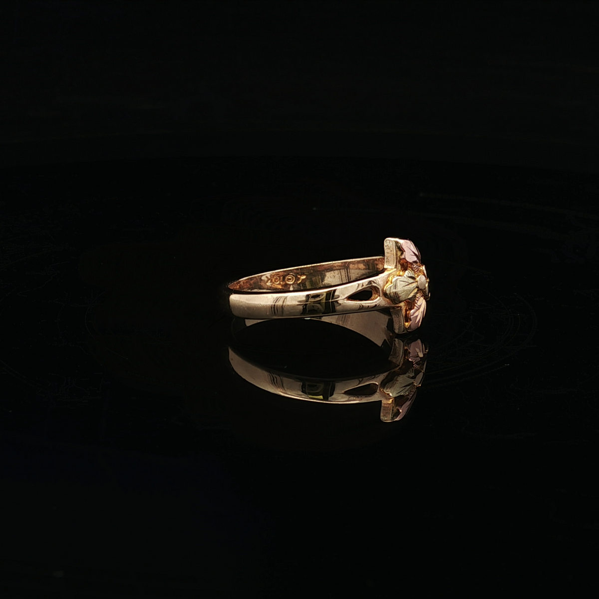 Amelia 10KY Tri Color Leaf Ring