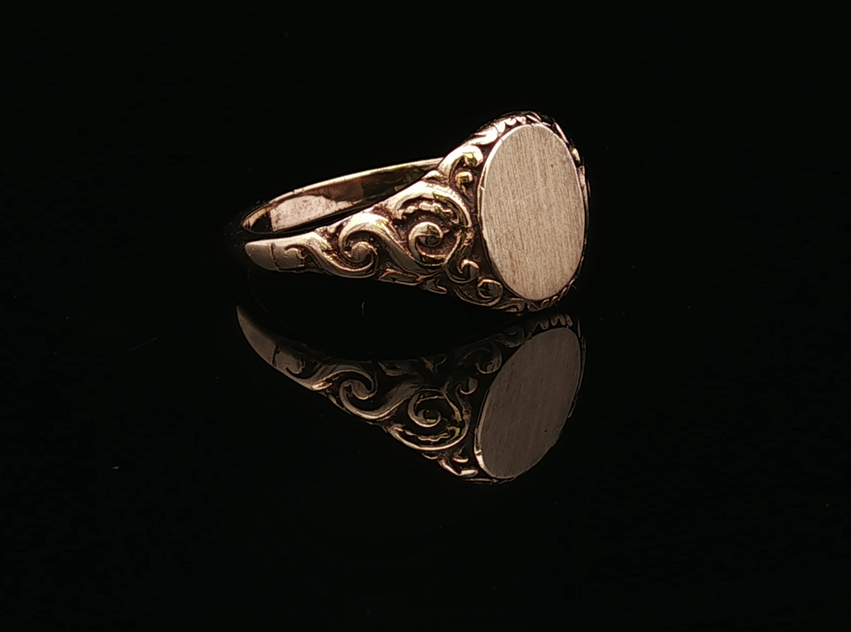 Cherissa 14KY Swirl Sides Signet Ring