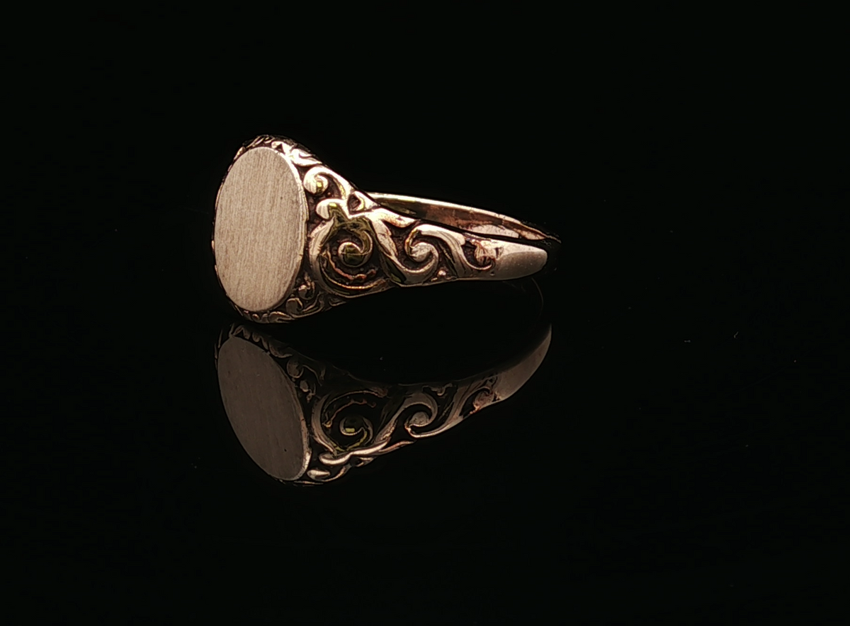 Cherissa 14KY Swirl Sides Signet Ring