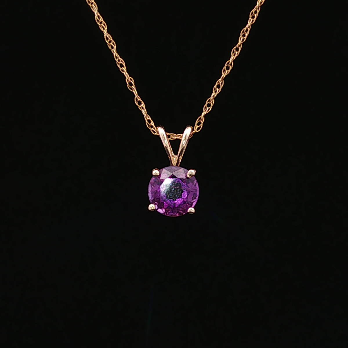 14K Yellow Gold Necklace with 1.10ct Round Purple Amethyst