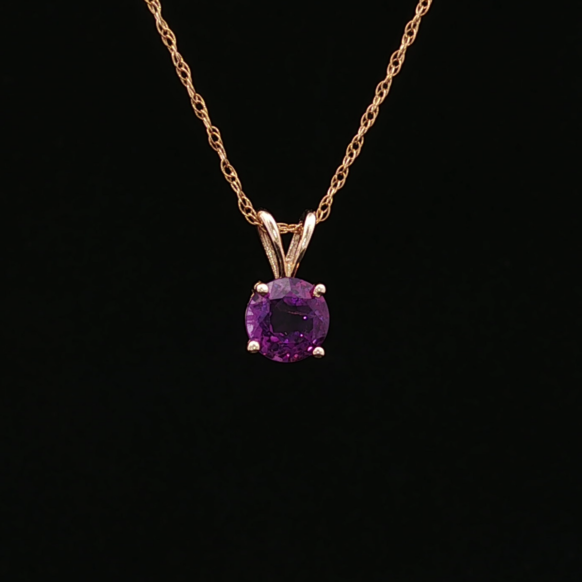14K Yellow Gold Necklace with 1.10ct Round Purple Amethyst