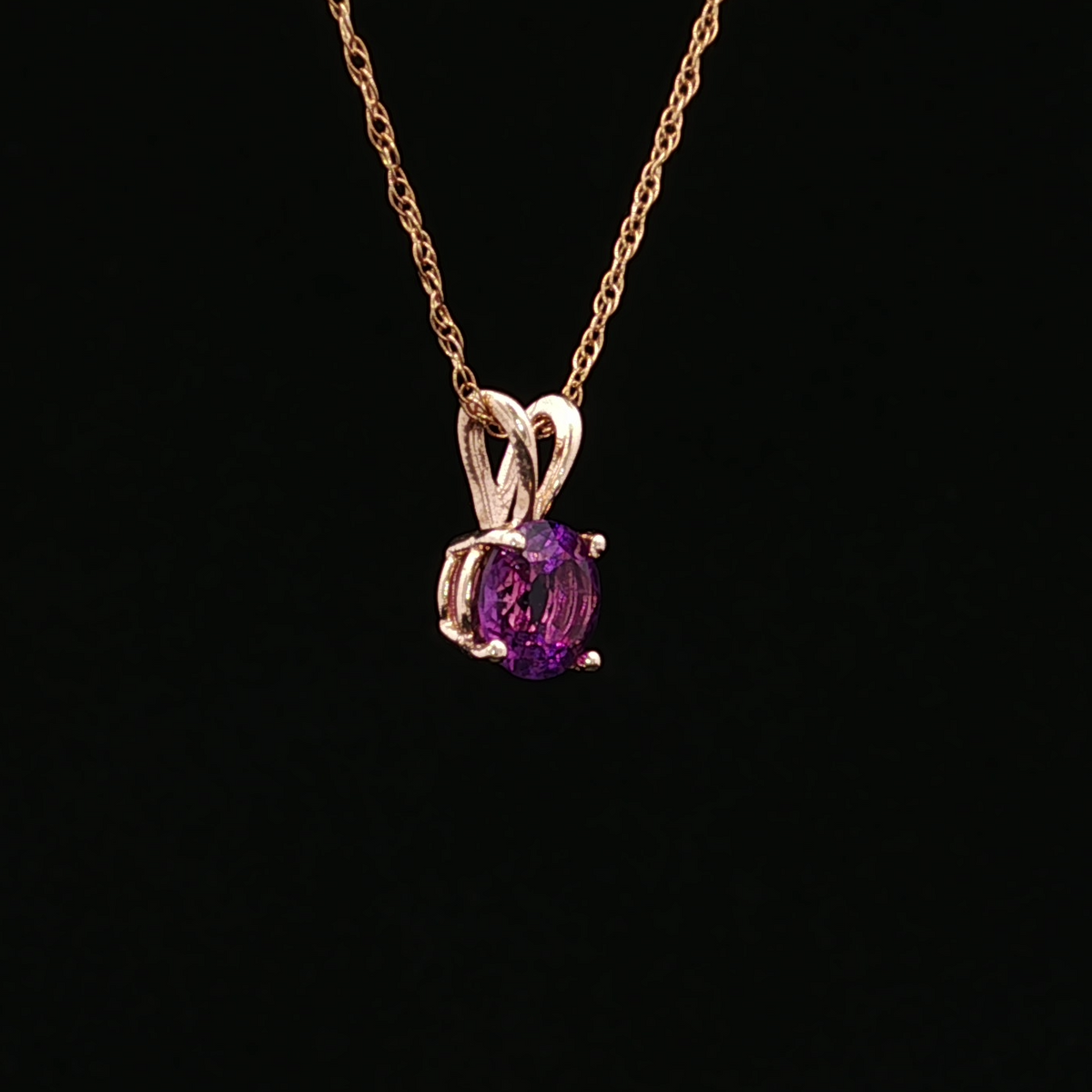 14K Yellow Gold Necklace with 1.10ct Round Purple Amethyst