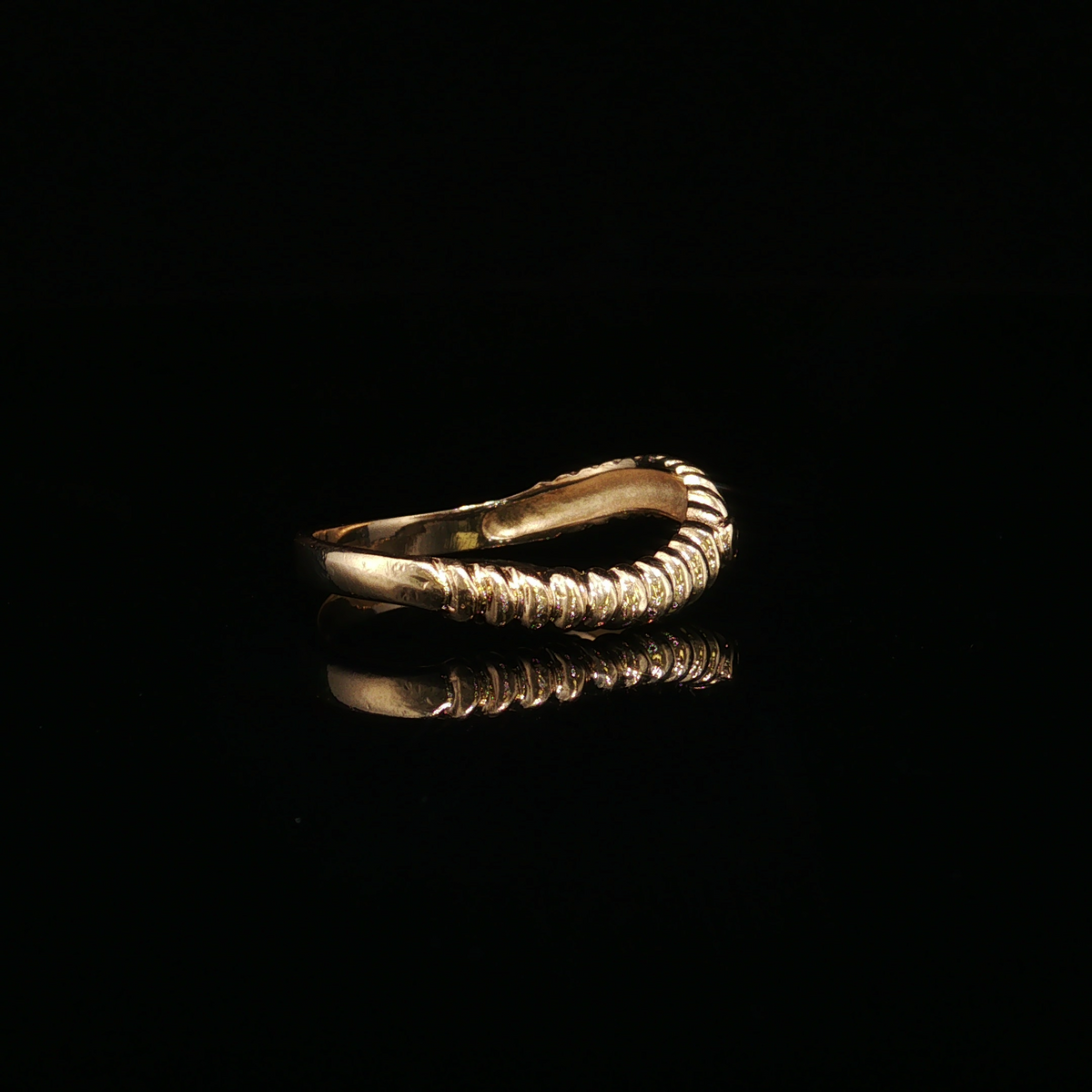 Araminta 14K Yellow Gold Sapphire Rope Curved Ring