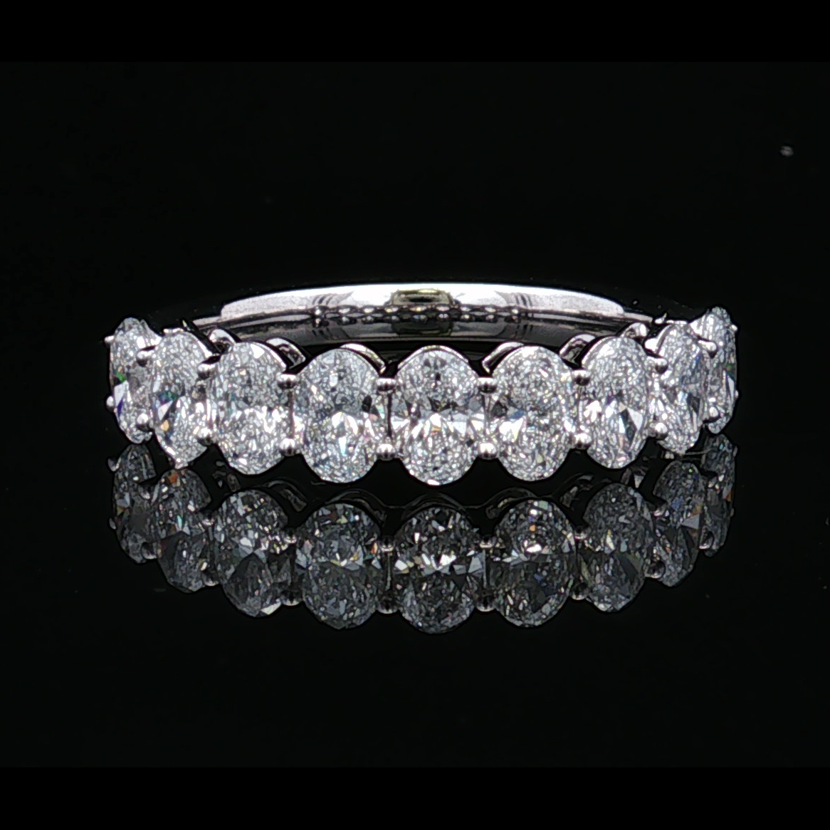 Lilah 14KW Lab Grown Oval Diamond Band