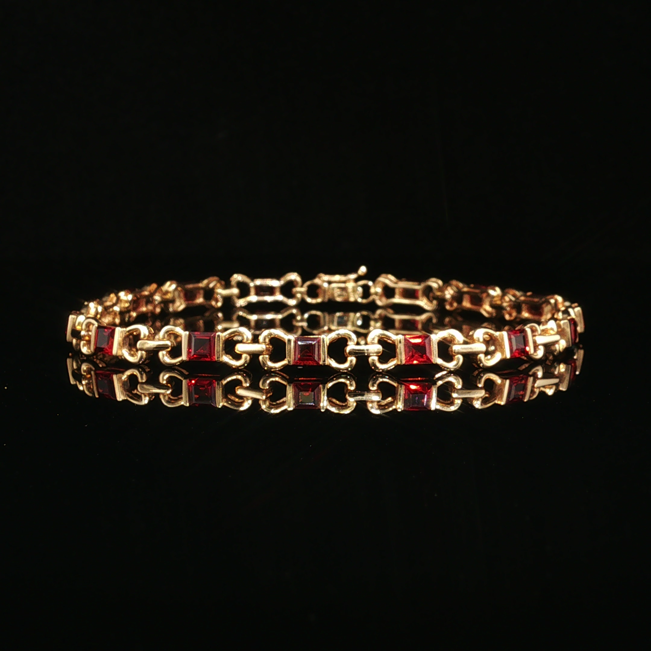 14k Yellow Gold 4.50ctw Bezel-Set Garnet Bracelet
