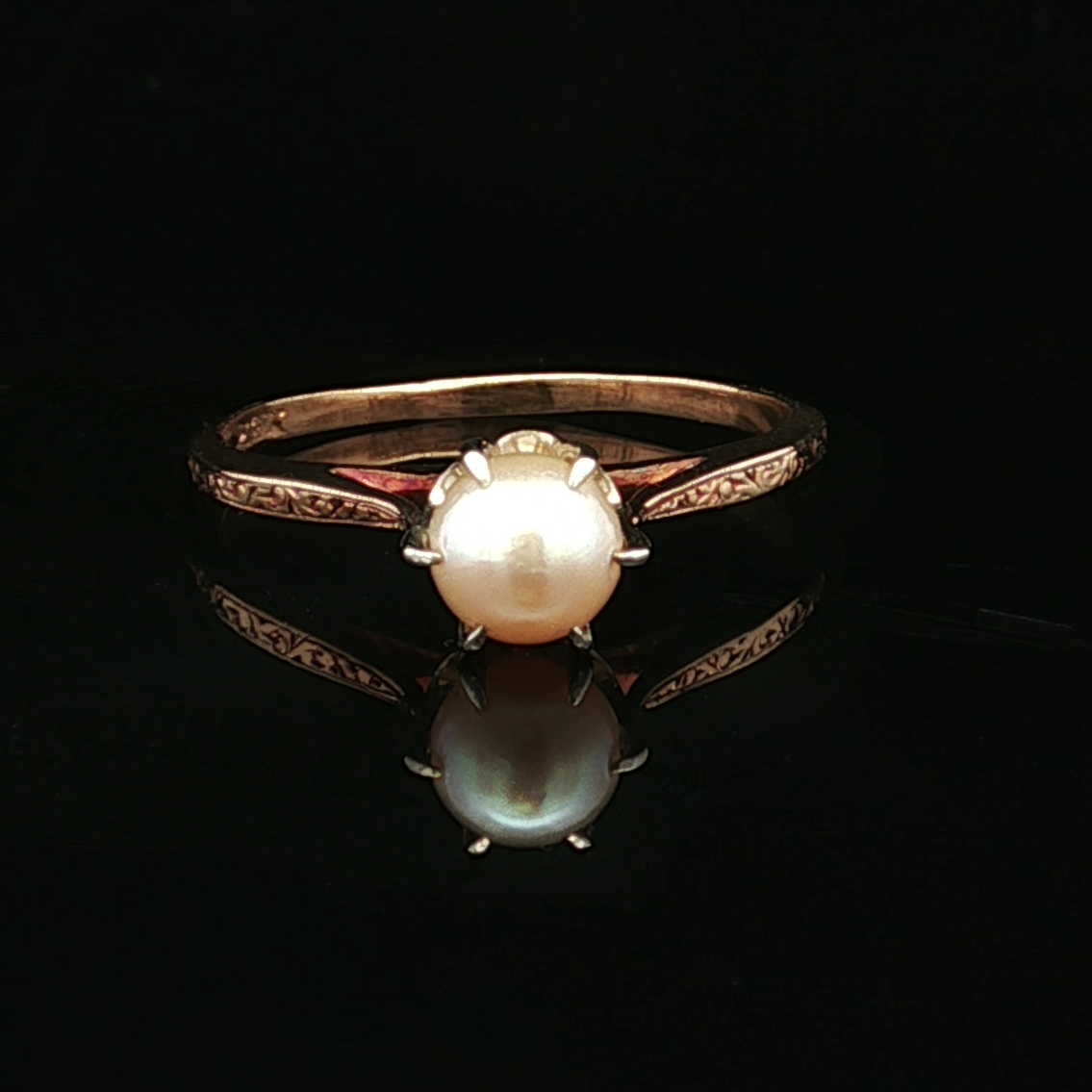 14K Yellow Gold Pearl Ring