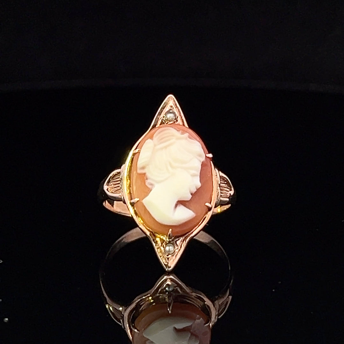 Aniya 10KY Oval Cameo with Tahitian Seed Pearl Ring