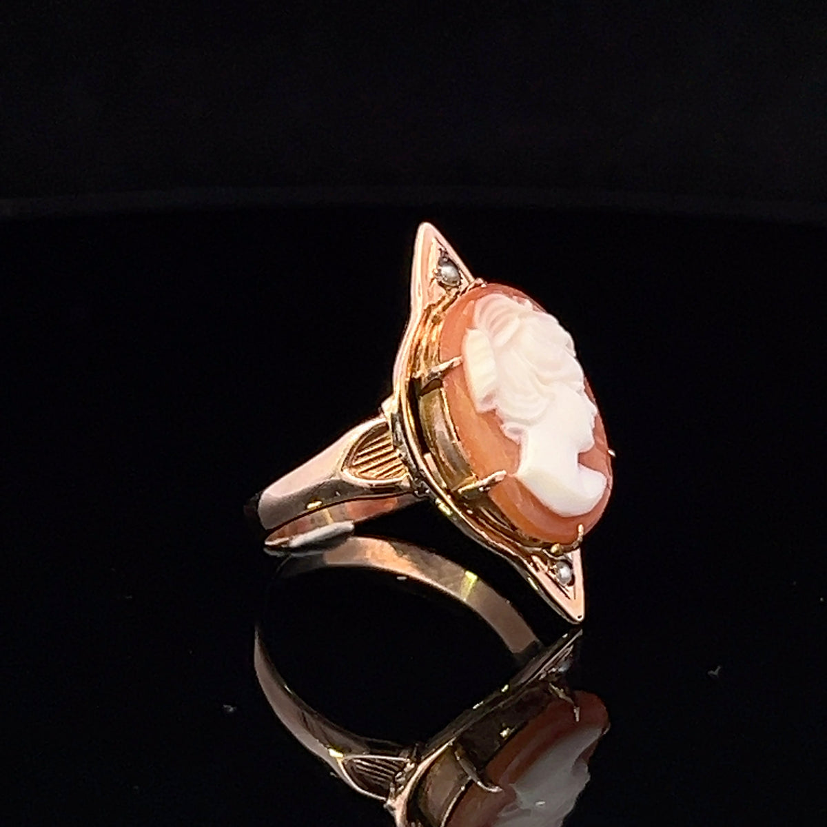 Aniya 10KY Oval Cameo with Tahitian Seed Pearl Ring