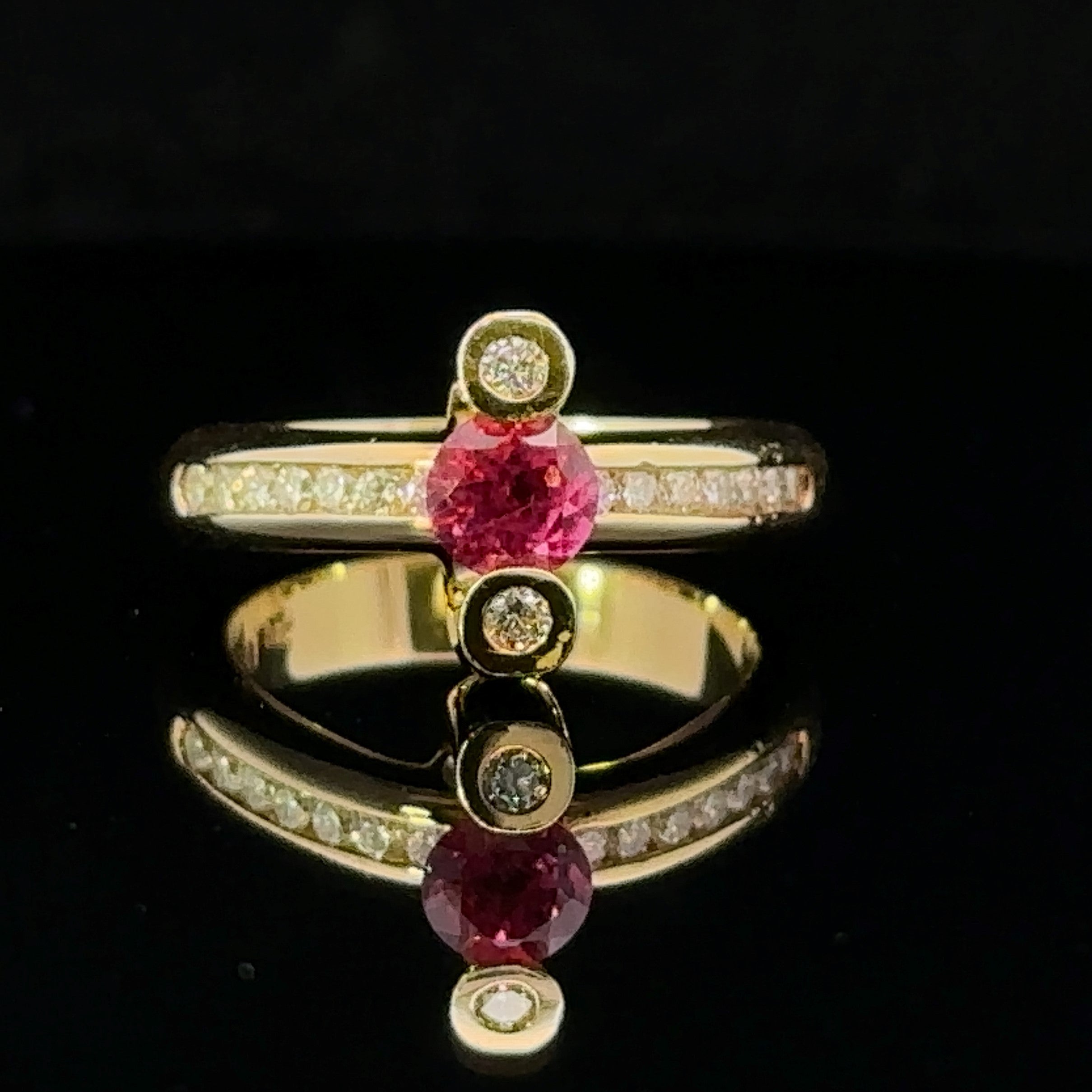 18K yellow gold ring with pink tourmaline