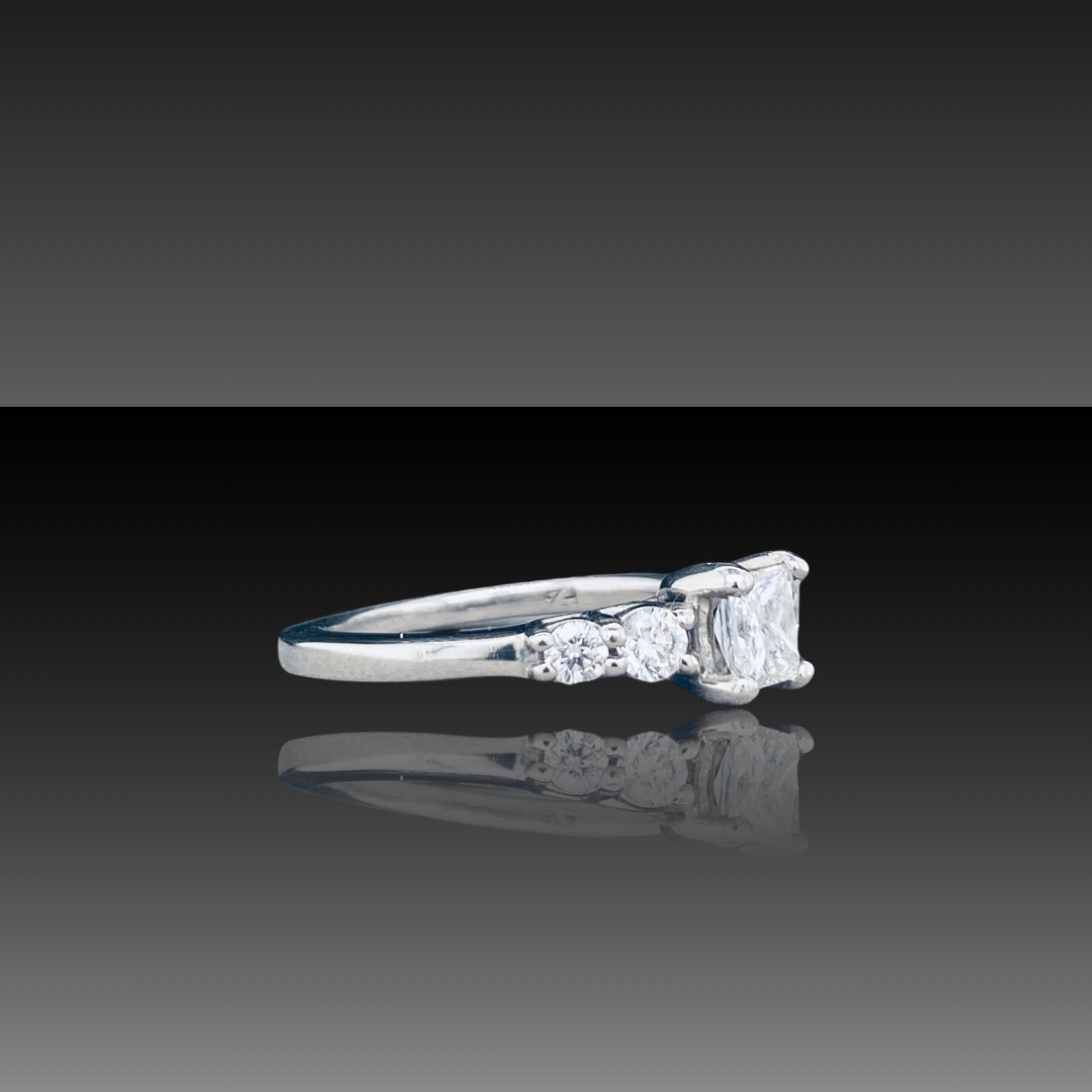 Melody Diamond Ring