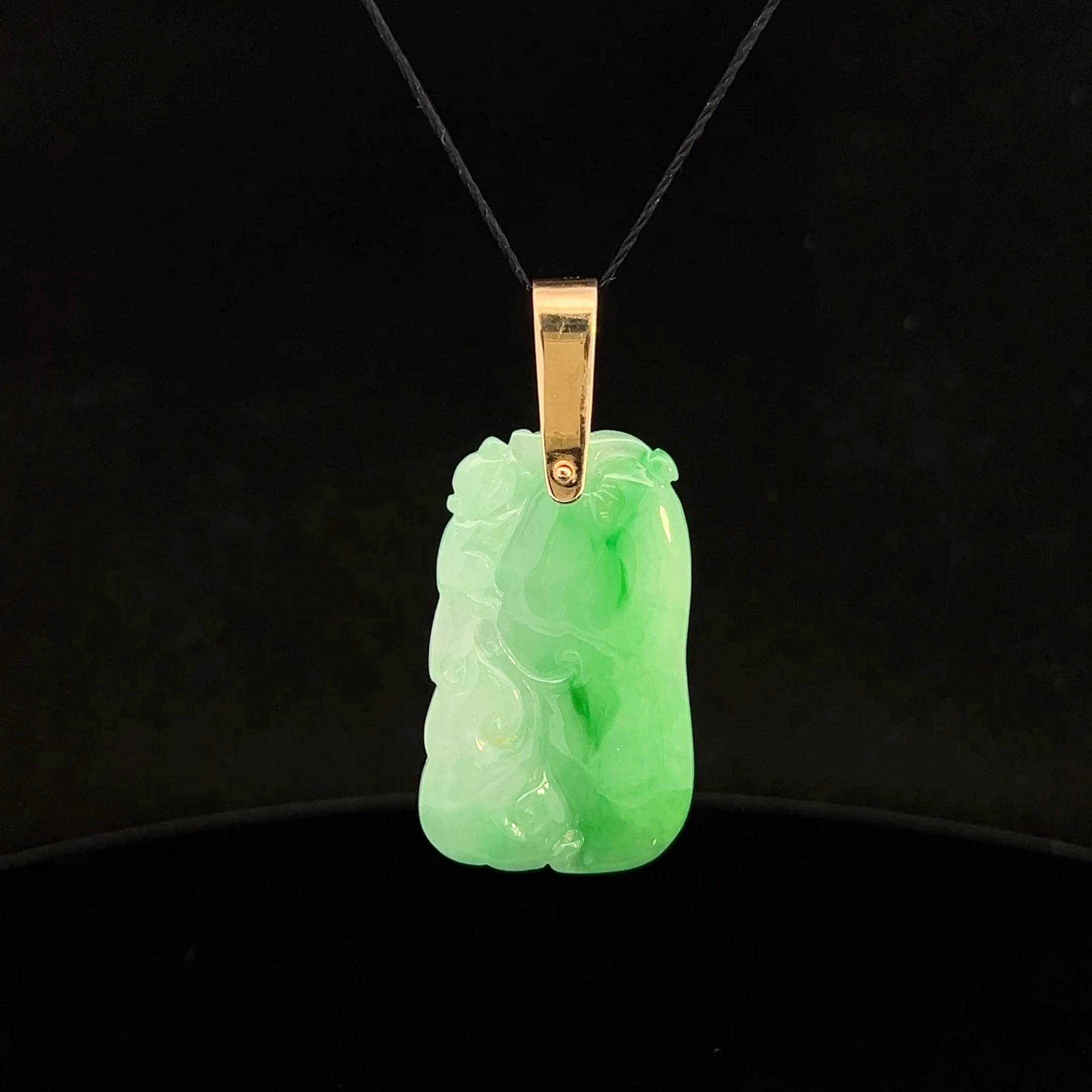 Sierra 14K Yellow Gold Carved Jade Pendant