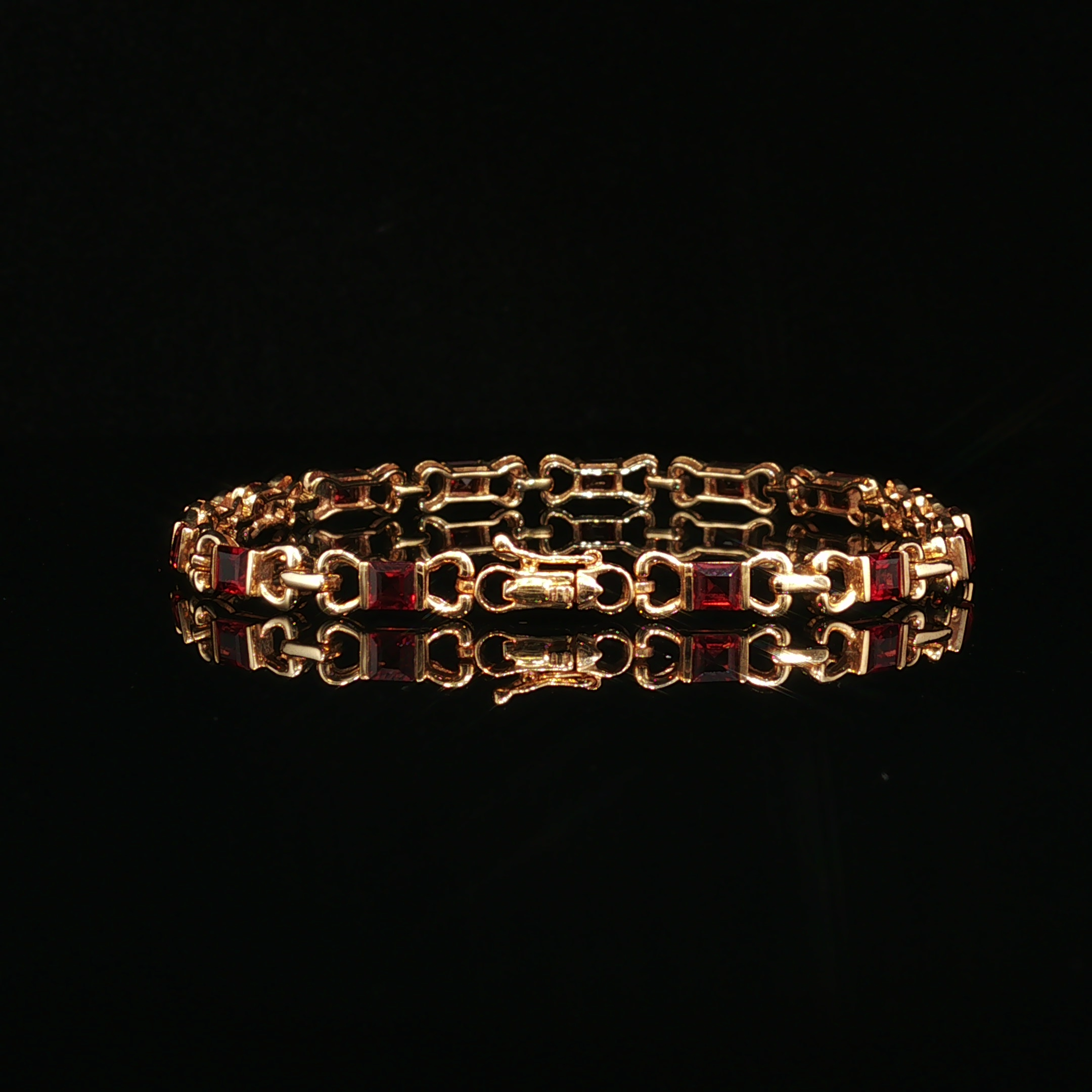 14k Yellow Gold 4.50ctw Bezel-Set Garnet Bracelet
