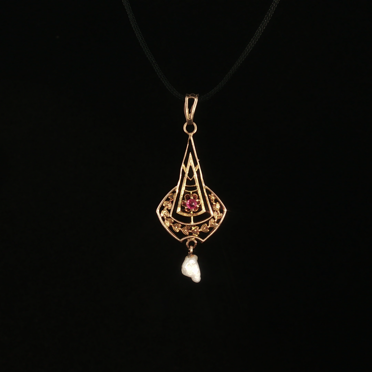 Gwena 14k Yellow Gold Estate Ruby & Pearl Pendant