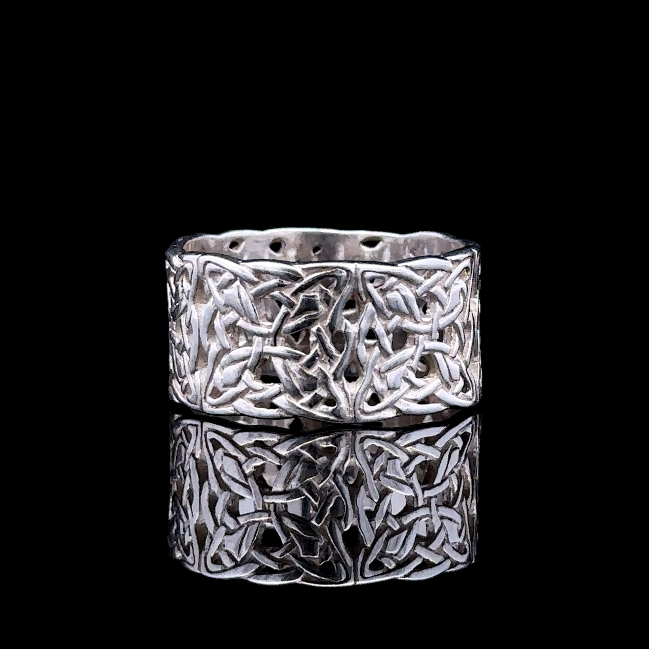 Davina Sterling Silver Celtic Knot Band