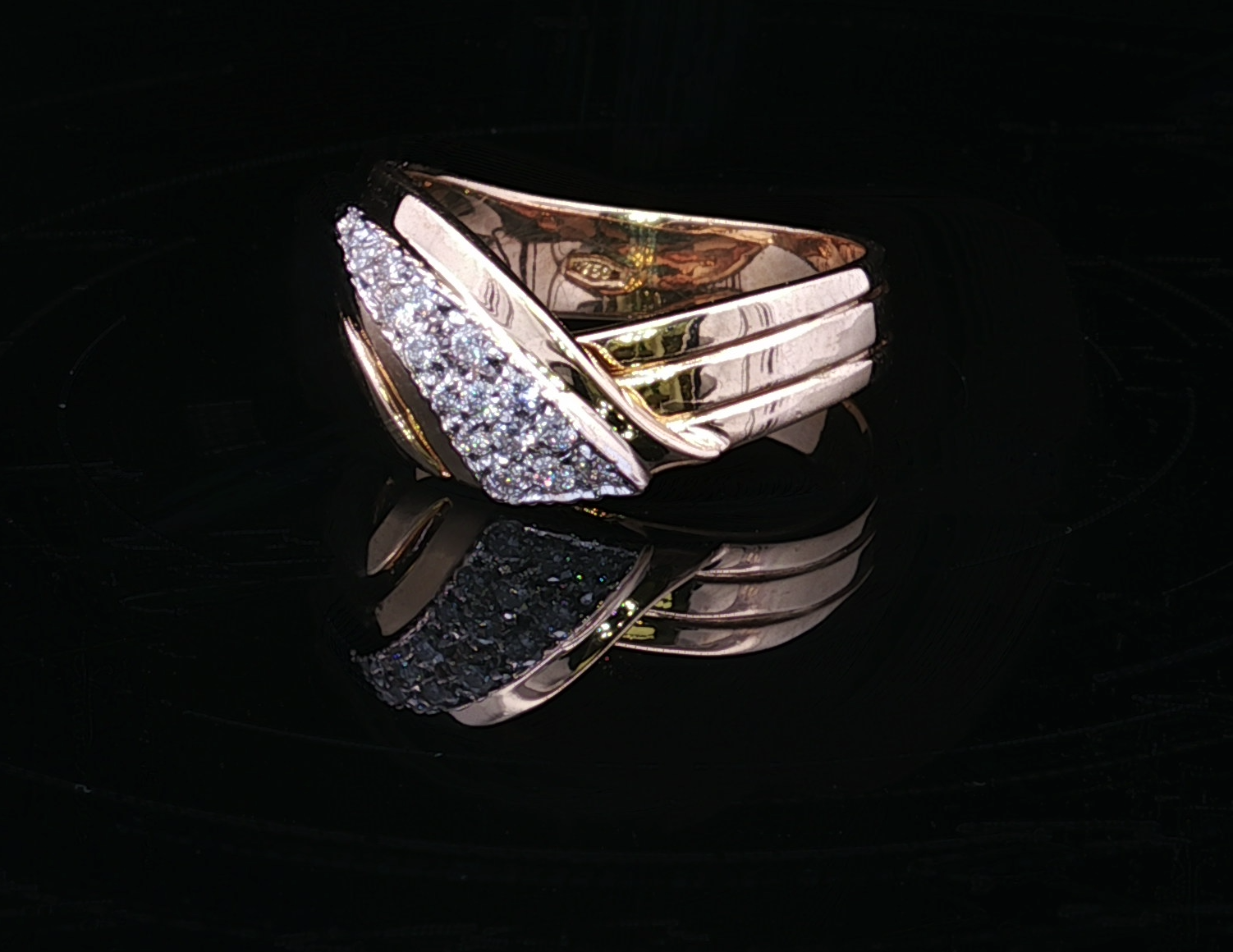 Hadleigh 18KTT .21CTW Diamond Fashion Ring