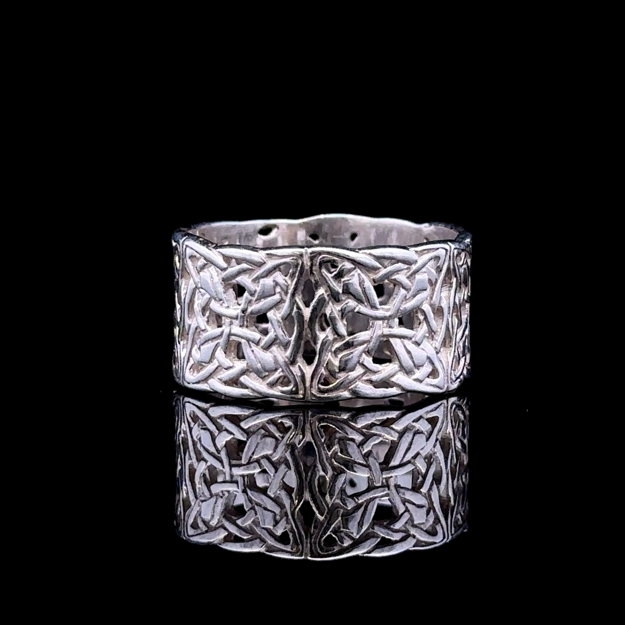 Davina Sterling Silver Celtic Knot Band