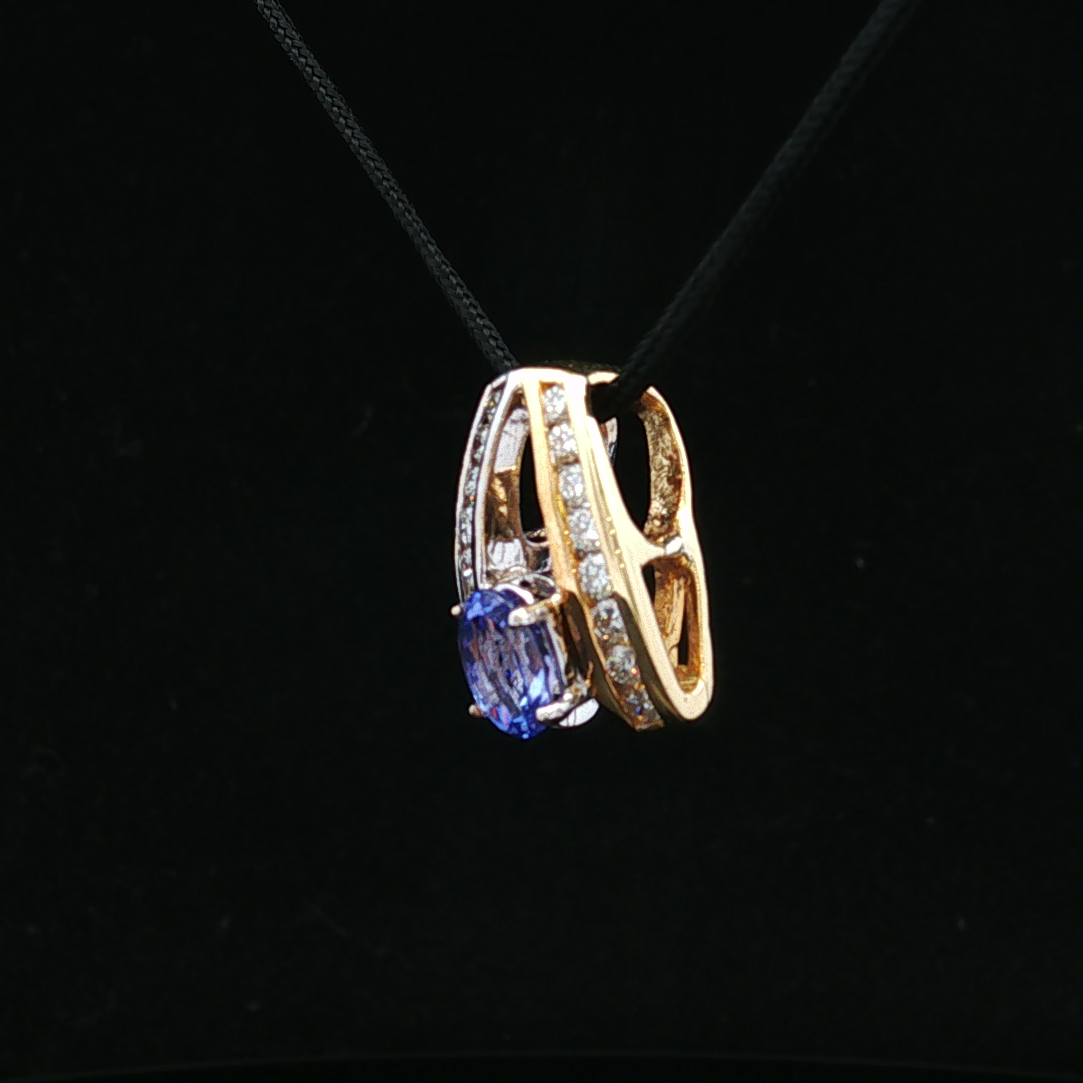 Noemia 18K Two Tone Oval Tanzanite & Diamond Pendant