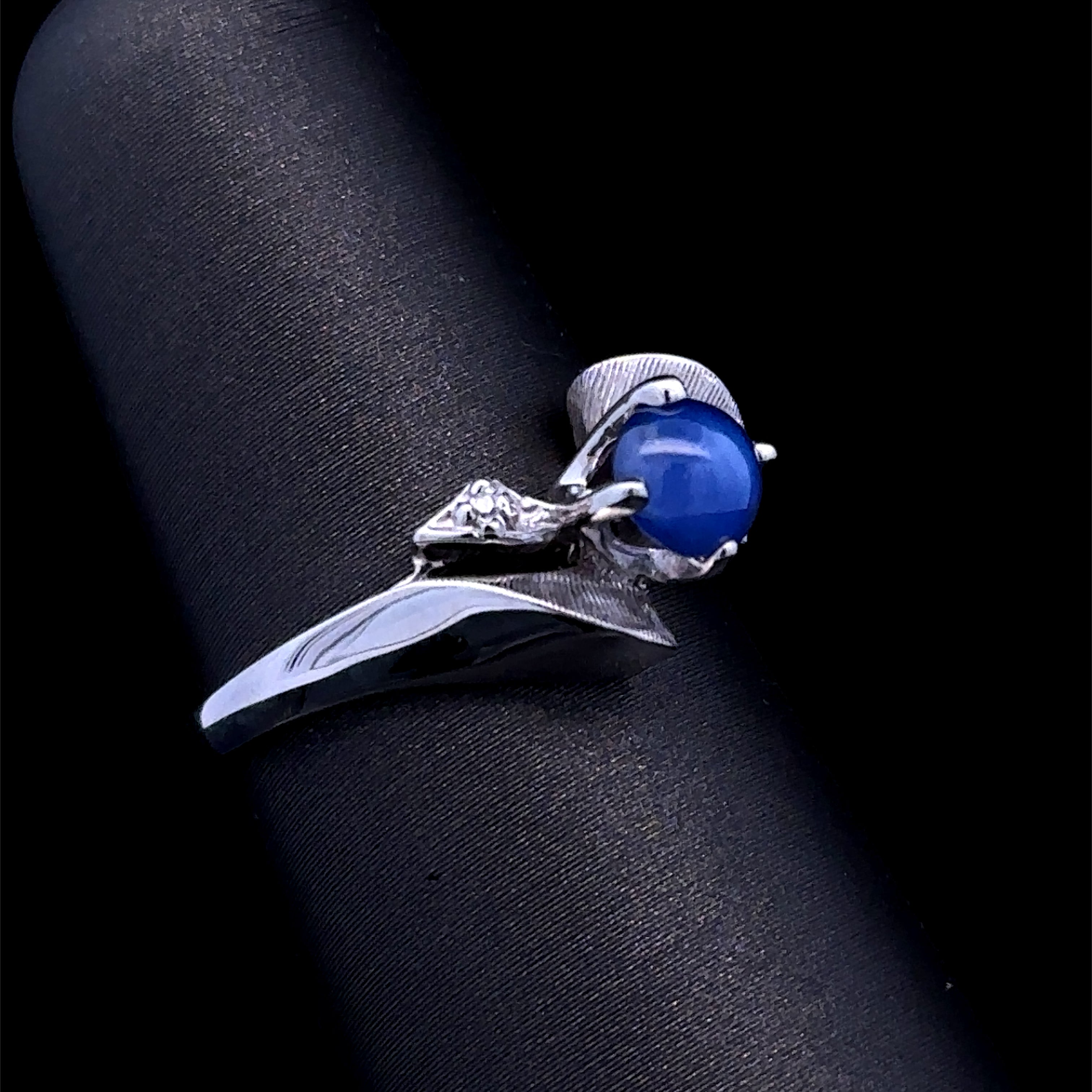 Jessica 10K White Gold Contemporary Fashion Ring with Blue Star Stone, Size 6