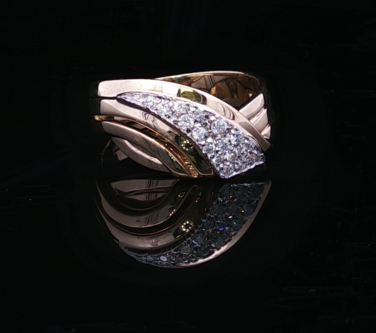 Hadleigh 18KTT .21CTW Diamond Fashion Ring