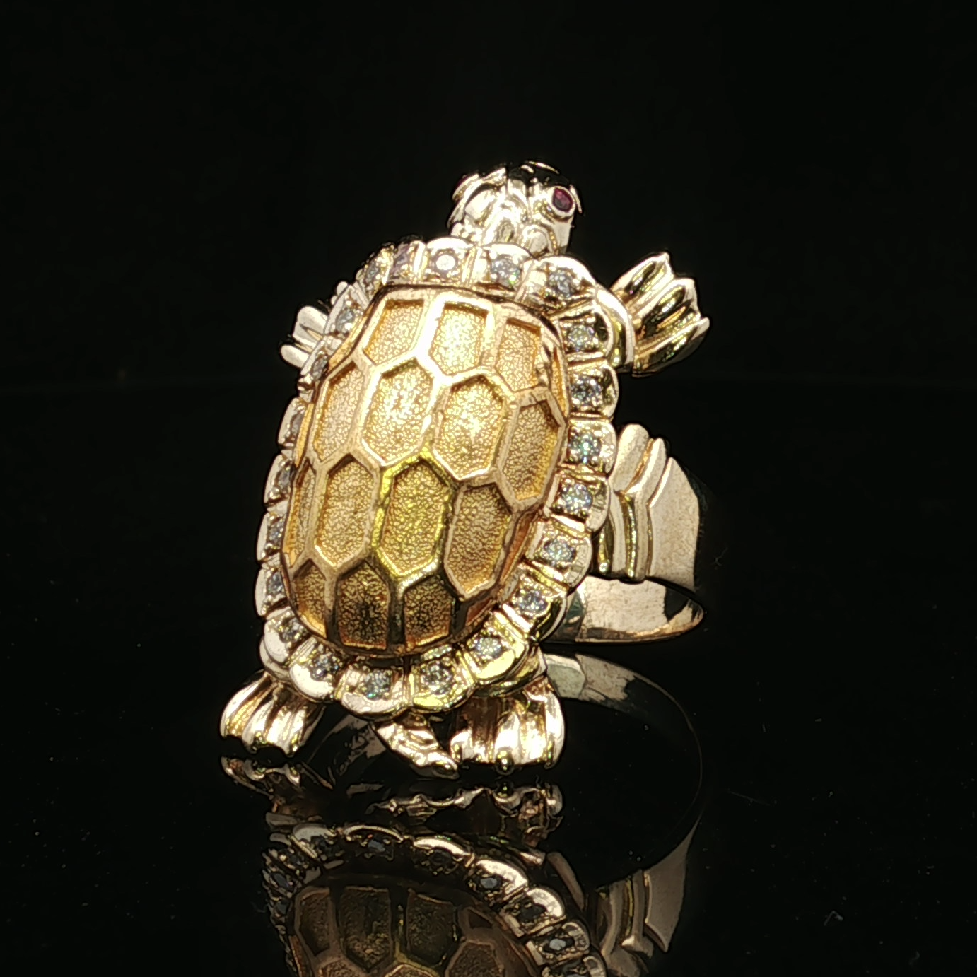 Hibiscus 18k Articulating Turtle Ring with Diamonds & Rubies