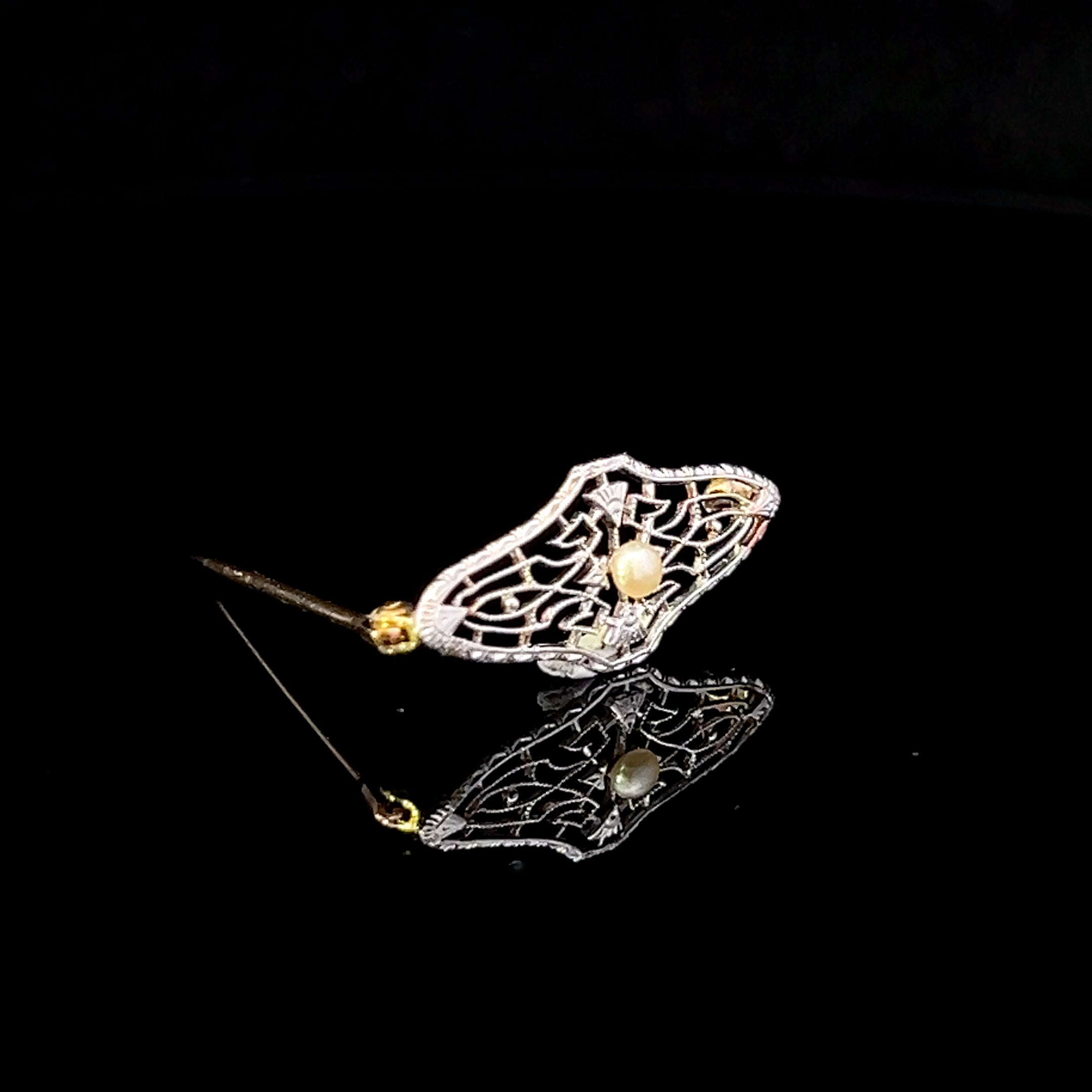 Davina 14K Two-Tone Gold Filigree Pearl Bar Pin