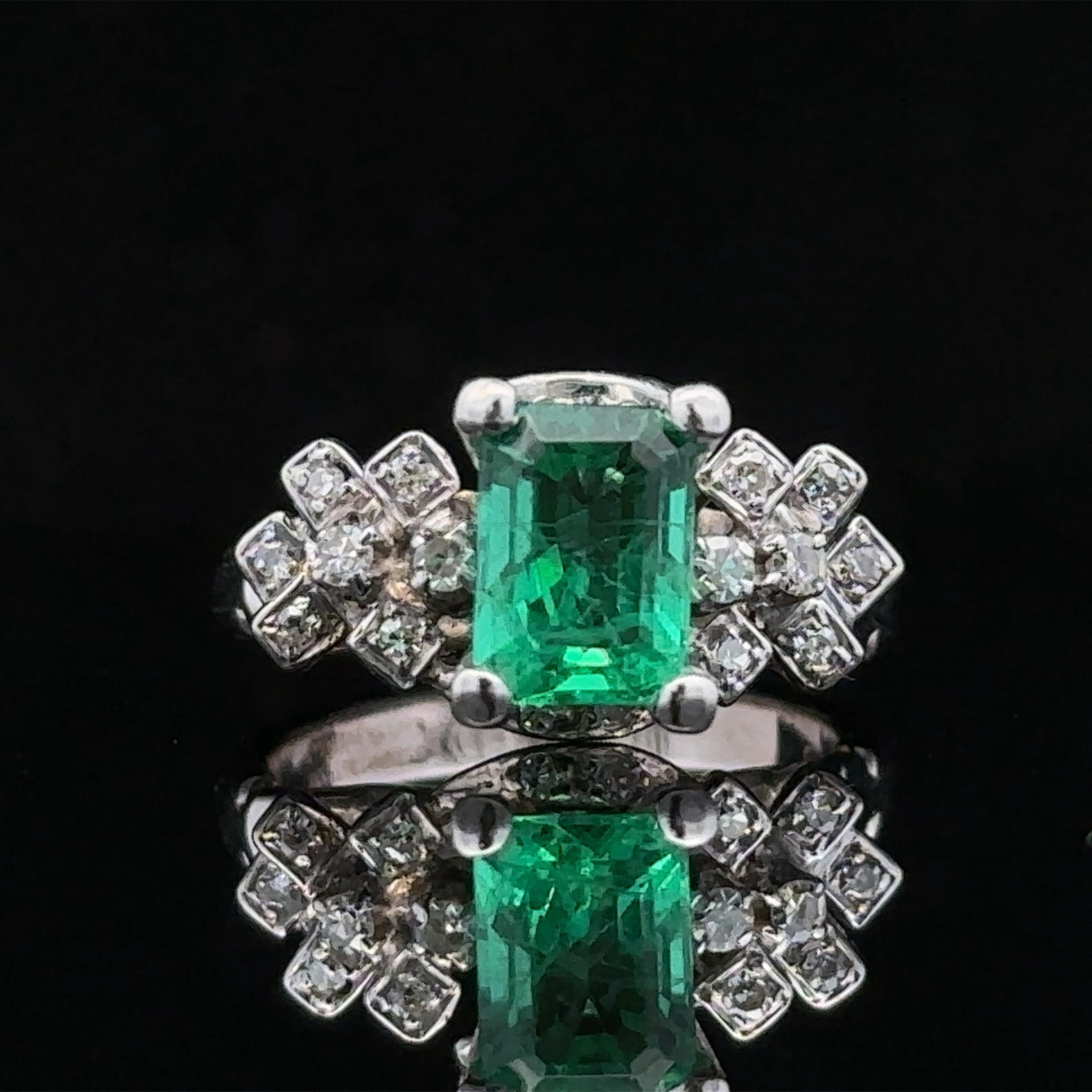 Amaris White 14K Gold Emerald and Diamond Ring – Size 6.25