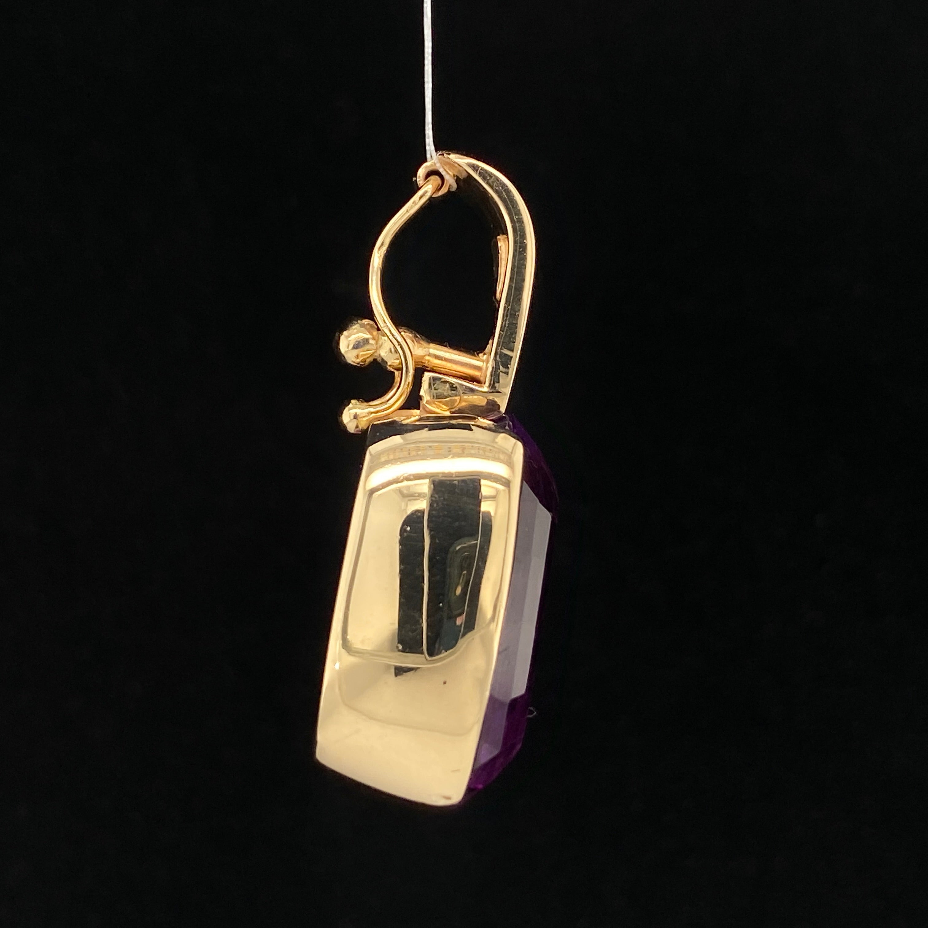 14K yellow gold pendant with 13.24ct oval purple amethyst