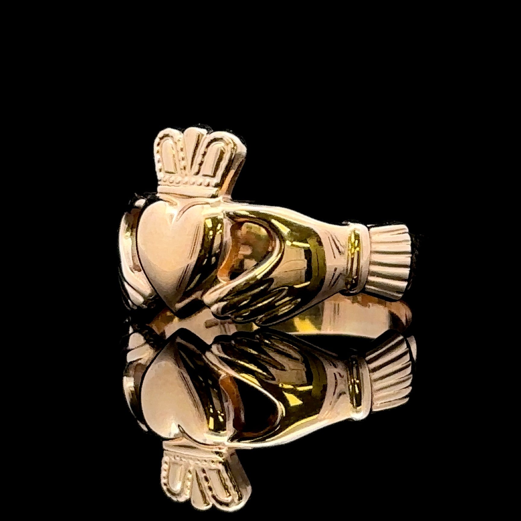 Ishaan 10K Yellow Gold Claddagh Ring