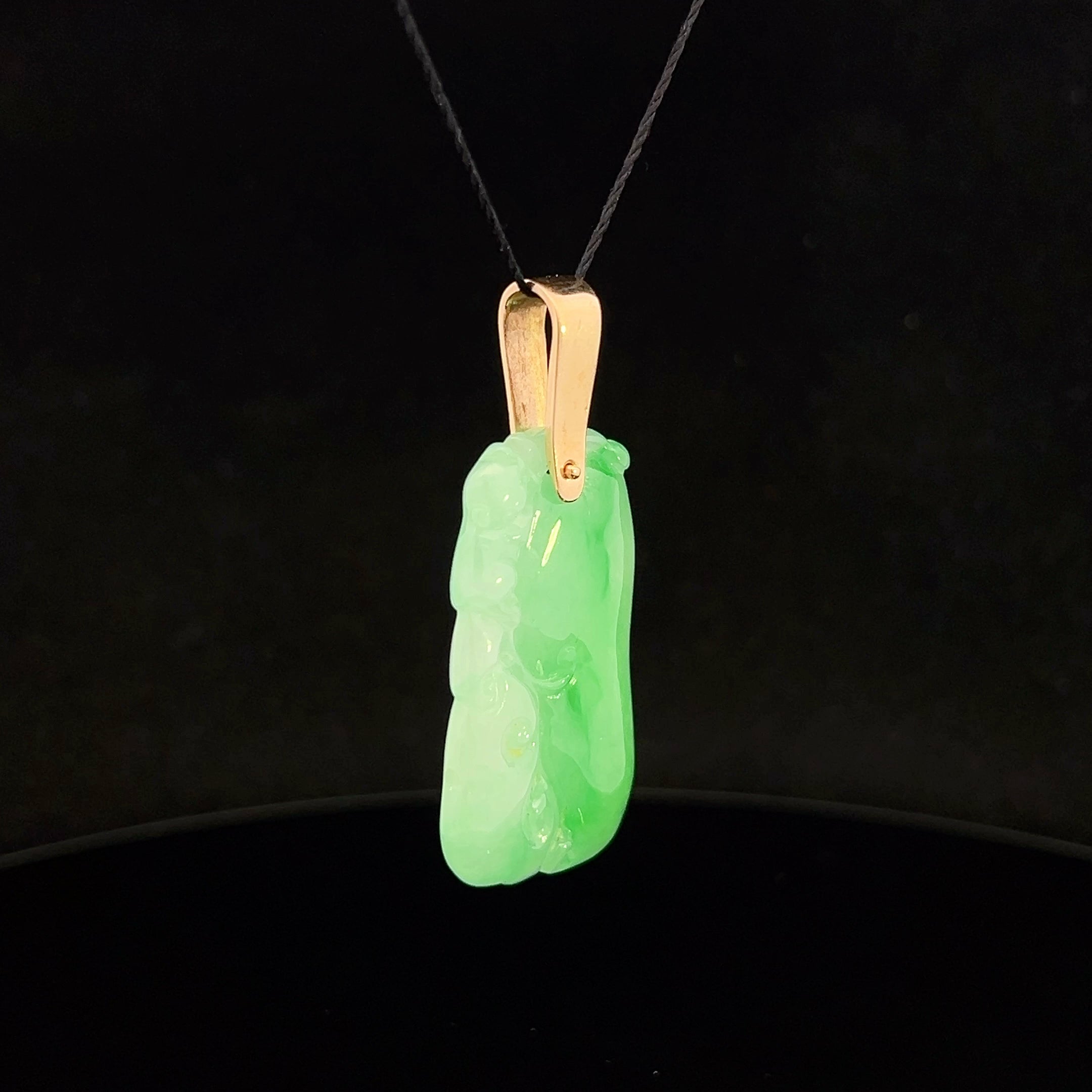 Sierra 14K Yellow Gold Carved Jade Pendant