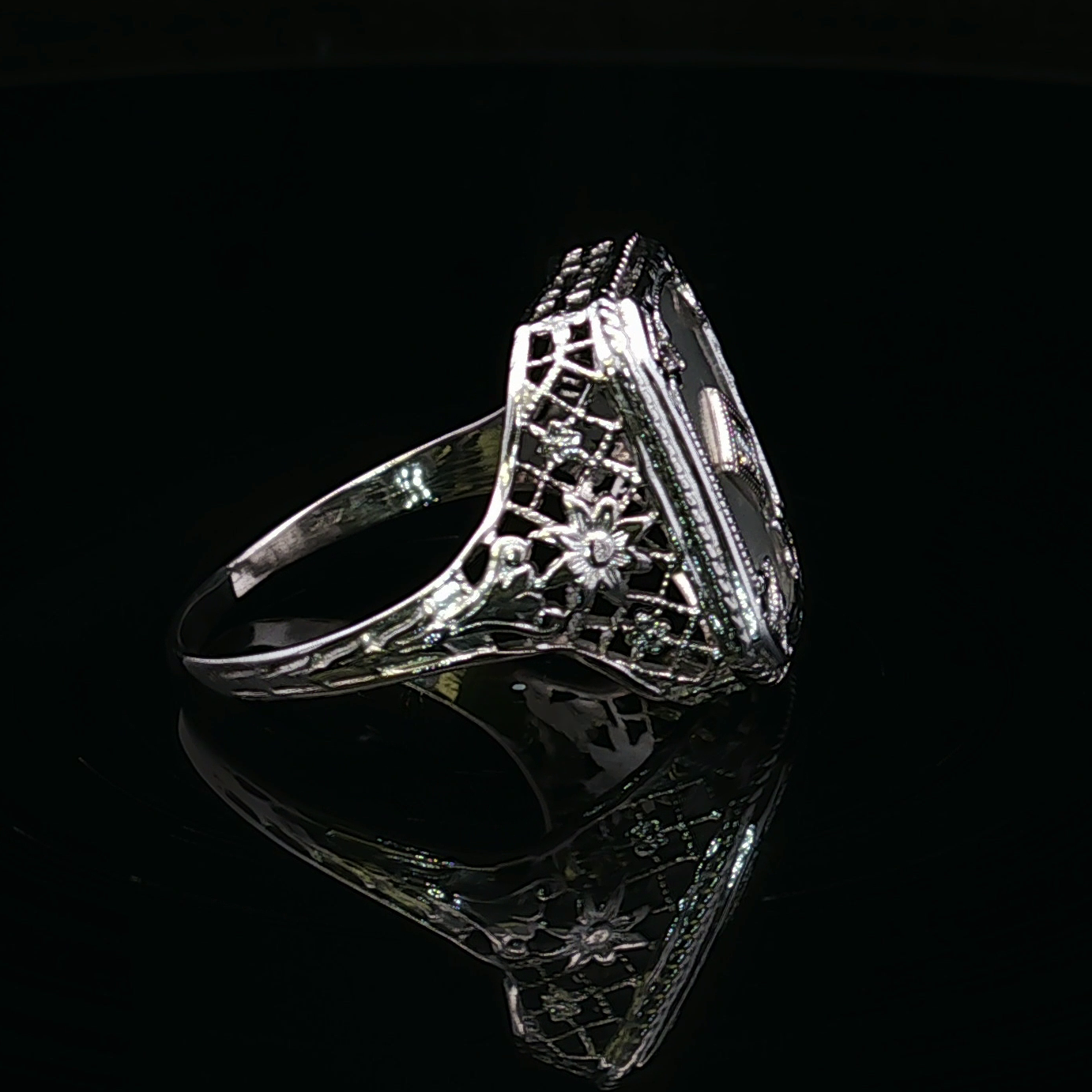 Blanche White Gold Filigree Diamond Ring