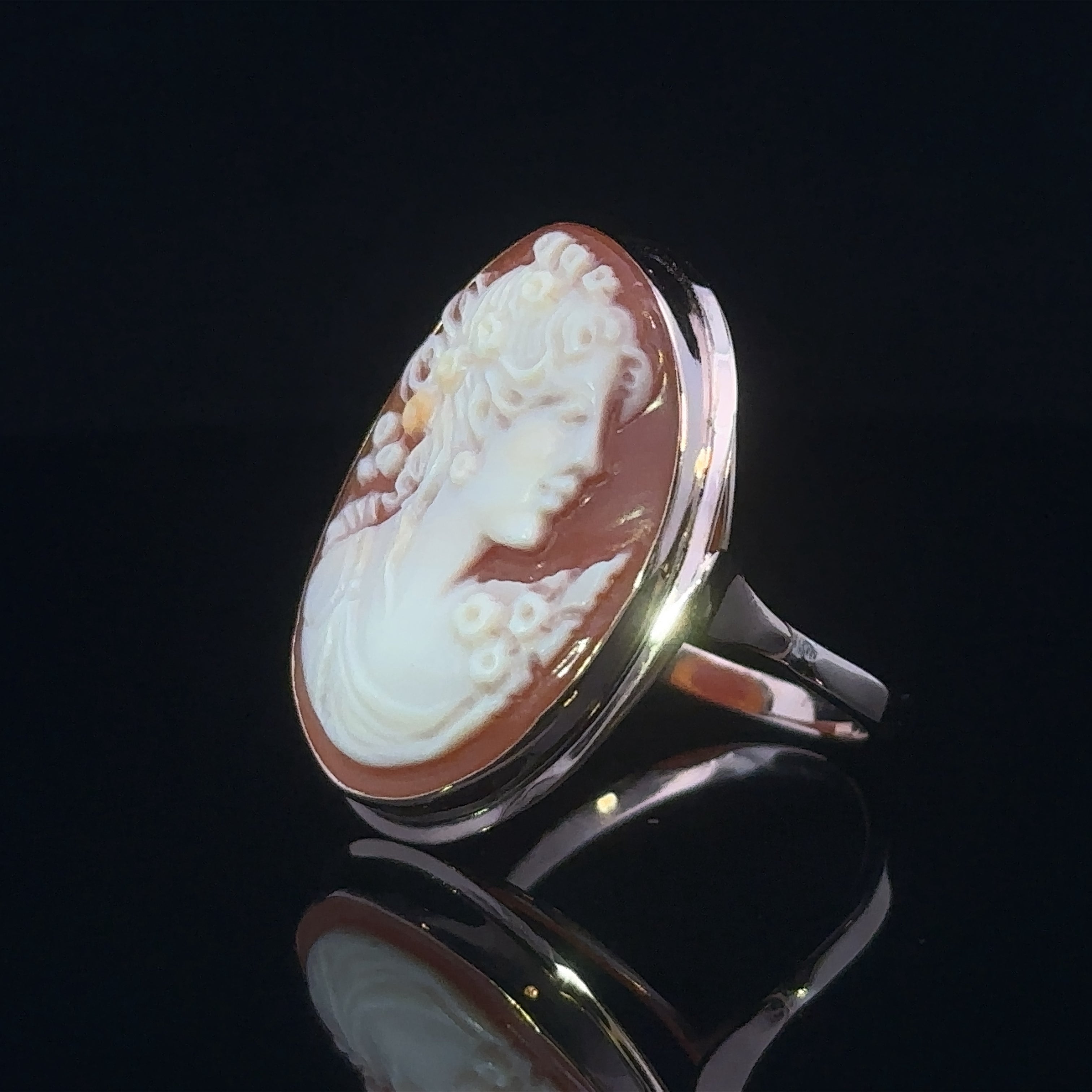 Aria Cameo Ring