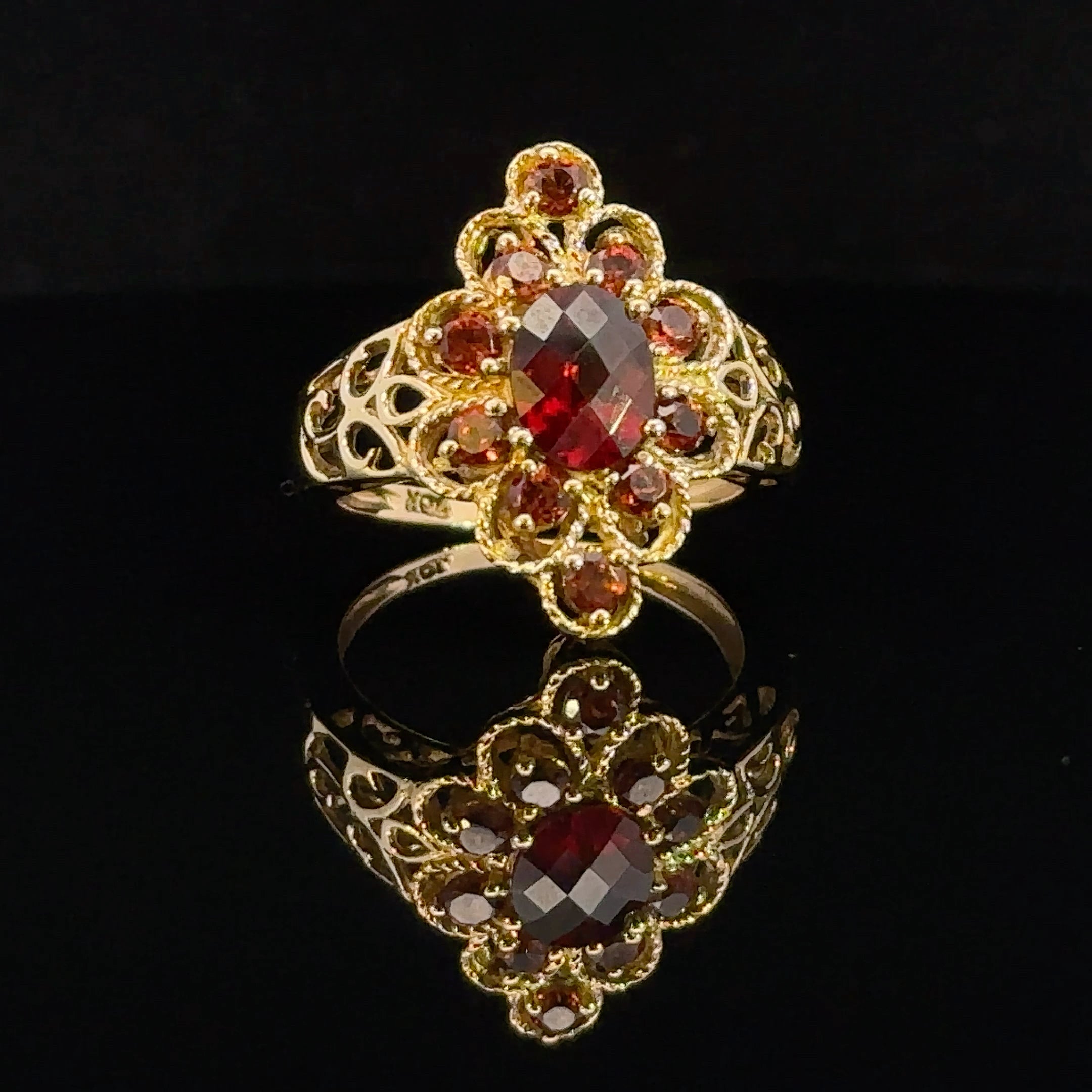 Isabela Garnet Ring