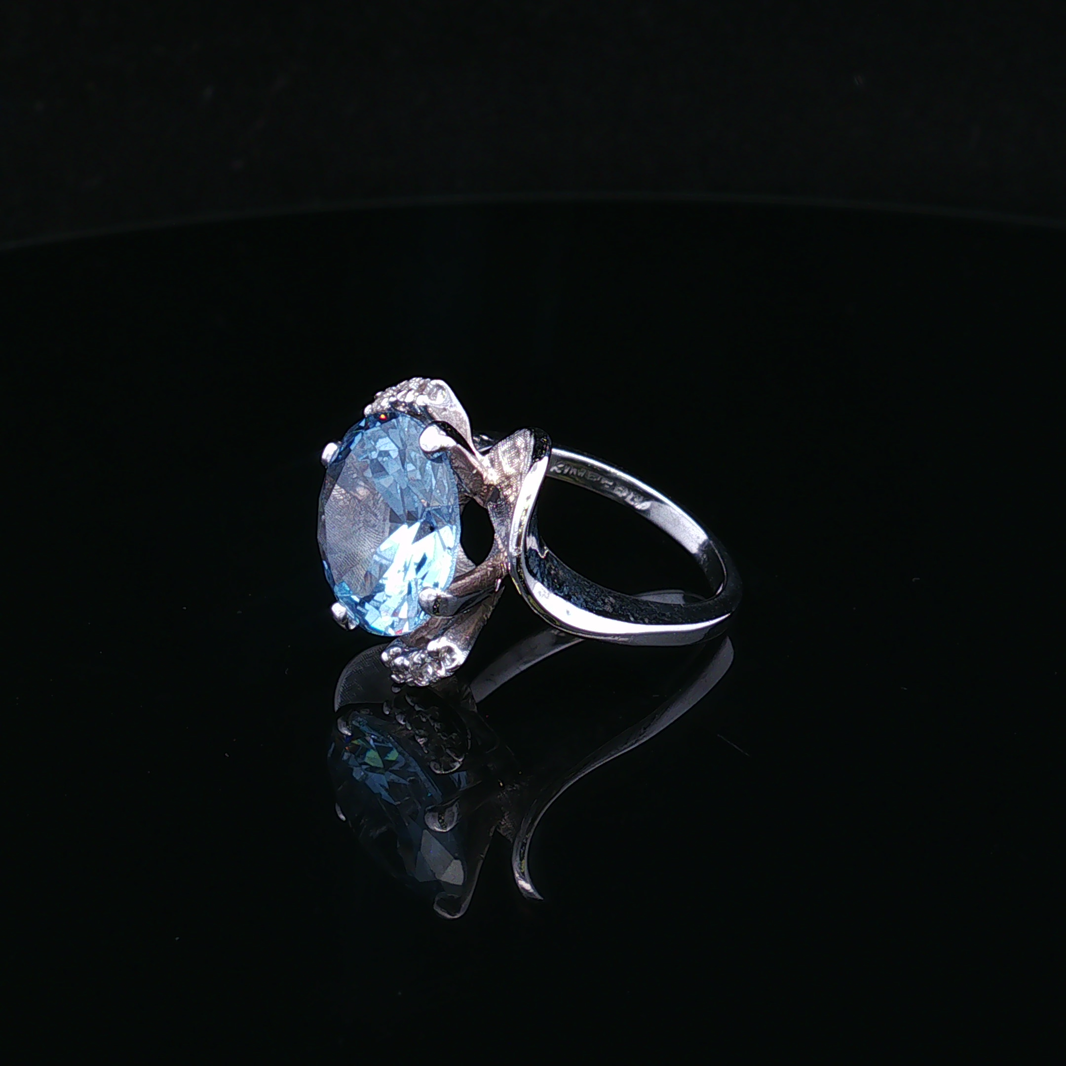 Novarose 10K White Gold Sky Blue Topaz Ring