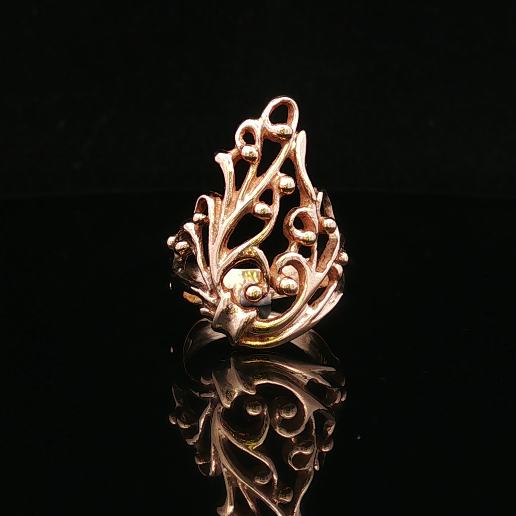 Joviea 14KY Freeform Ring