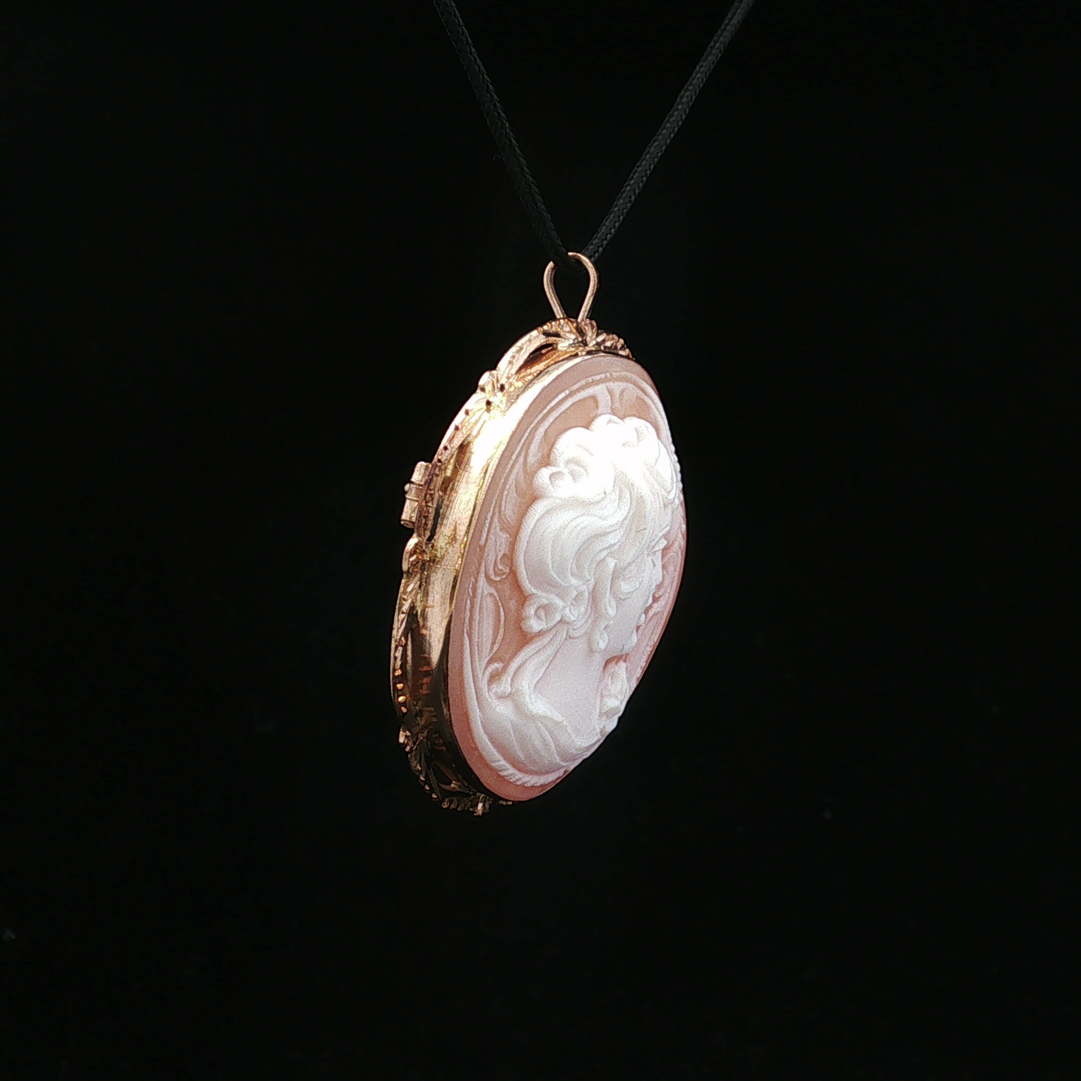 Paulina 14K Yellow Gold Cameo Pin Pendant