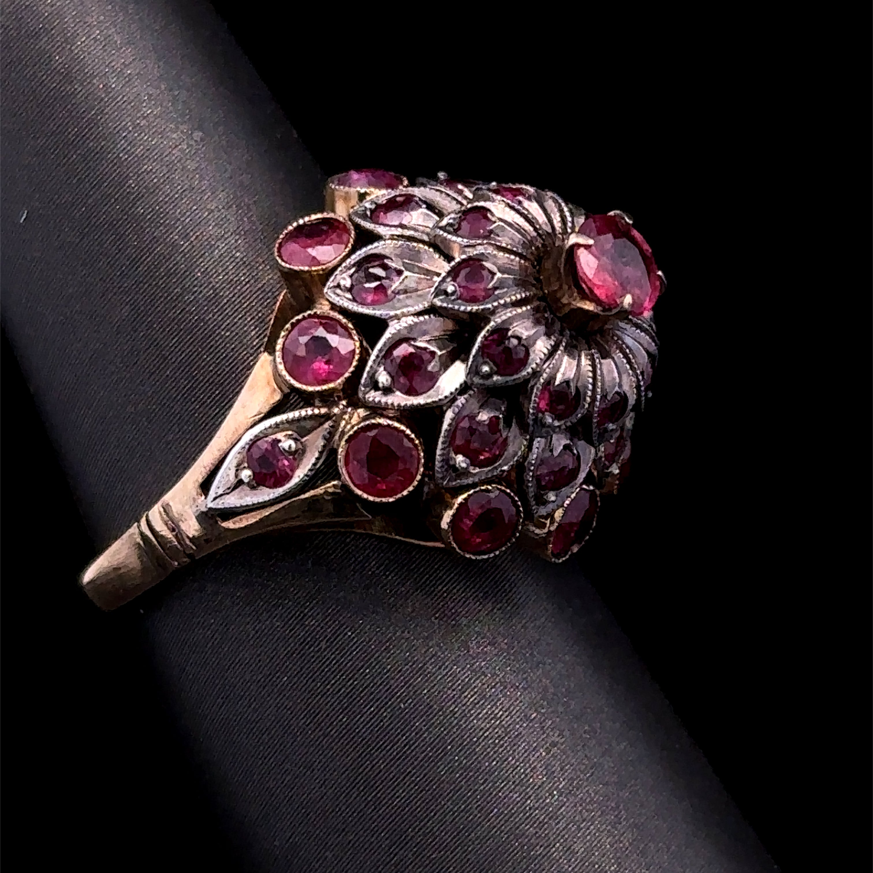 Estrella 18K Yellow Gold Multi-Ruby Ring