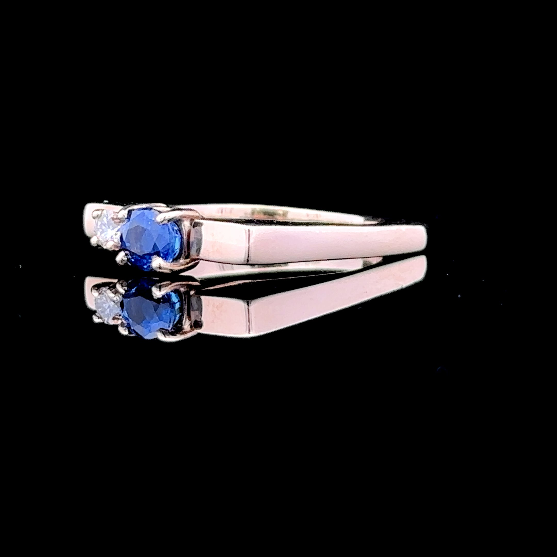 14K gold sapphire and diamond ring size 4.25
