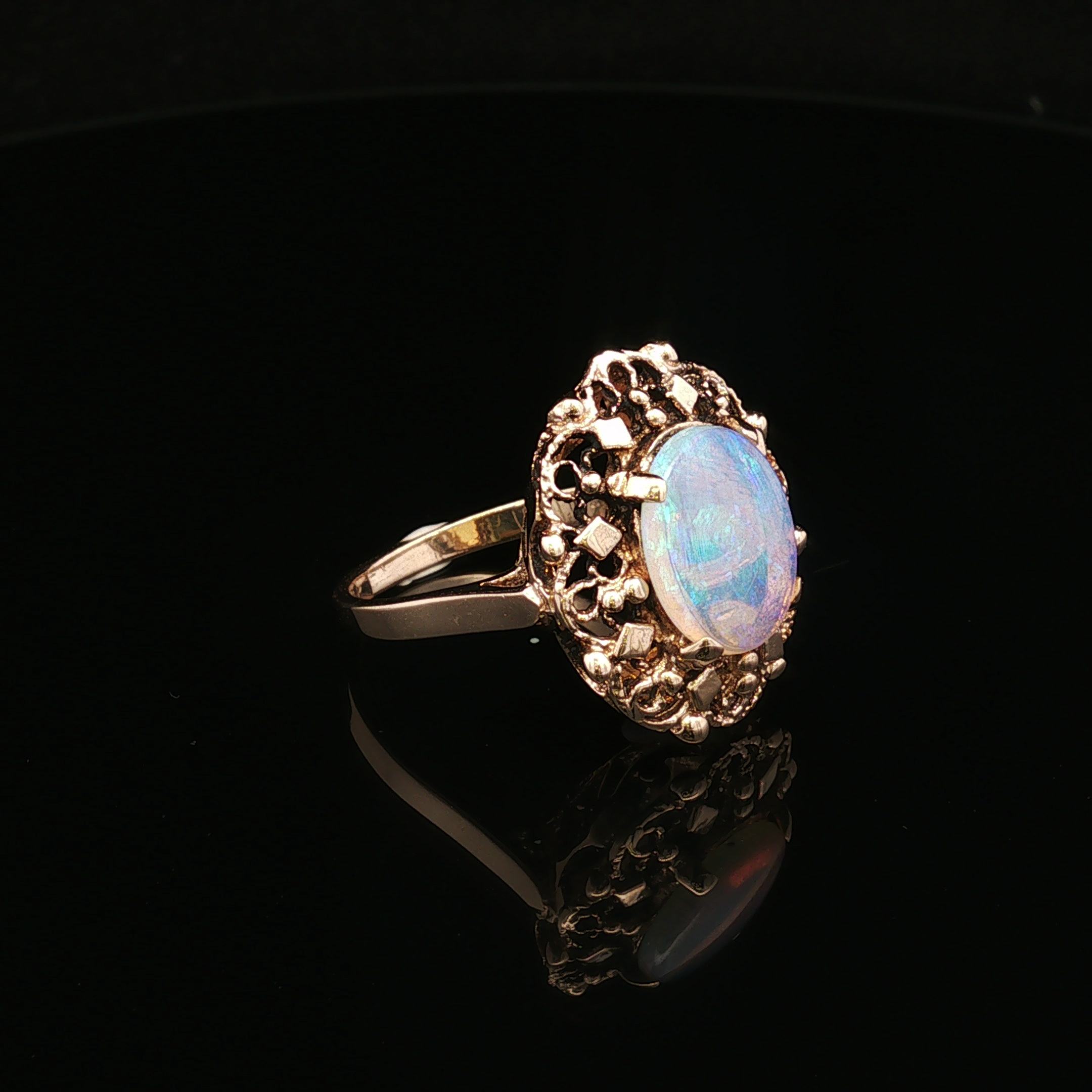Ardene 14KY Oval Jelly Opal Filigree Ring