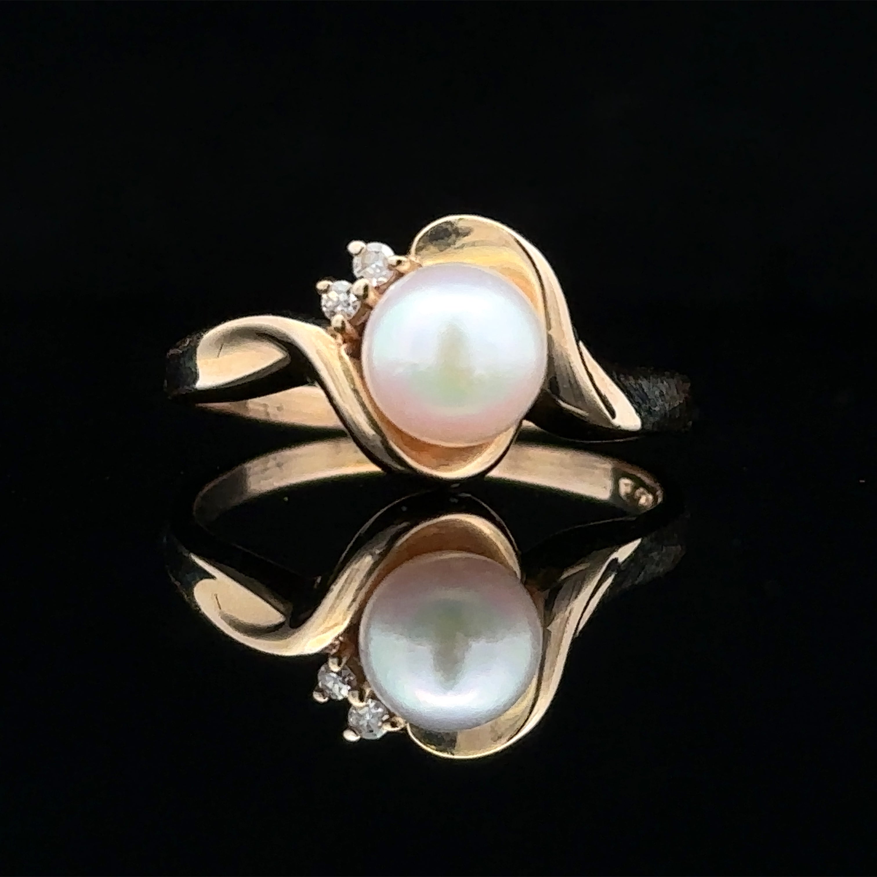 Gold deals Designer pearl ring