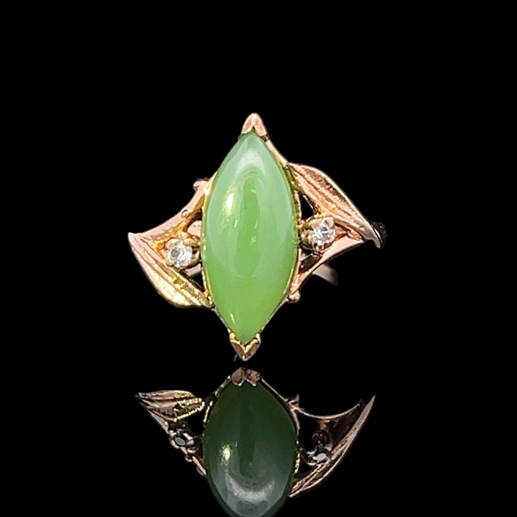 Elisabeth Yellow 10 Karat Textured Antique Fashion Ring with Jade