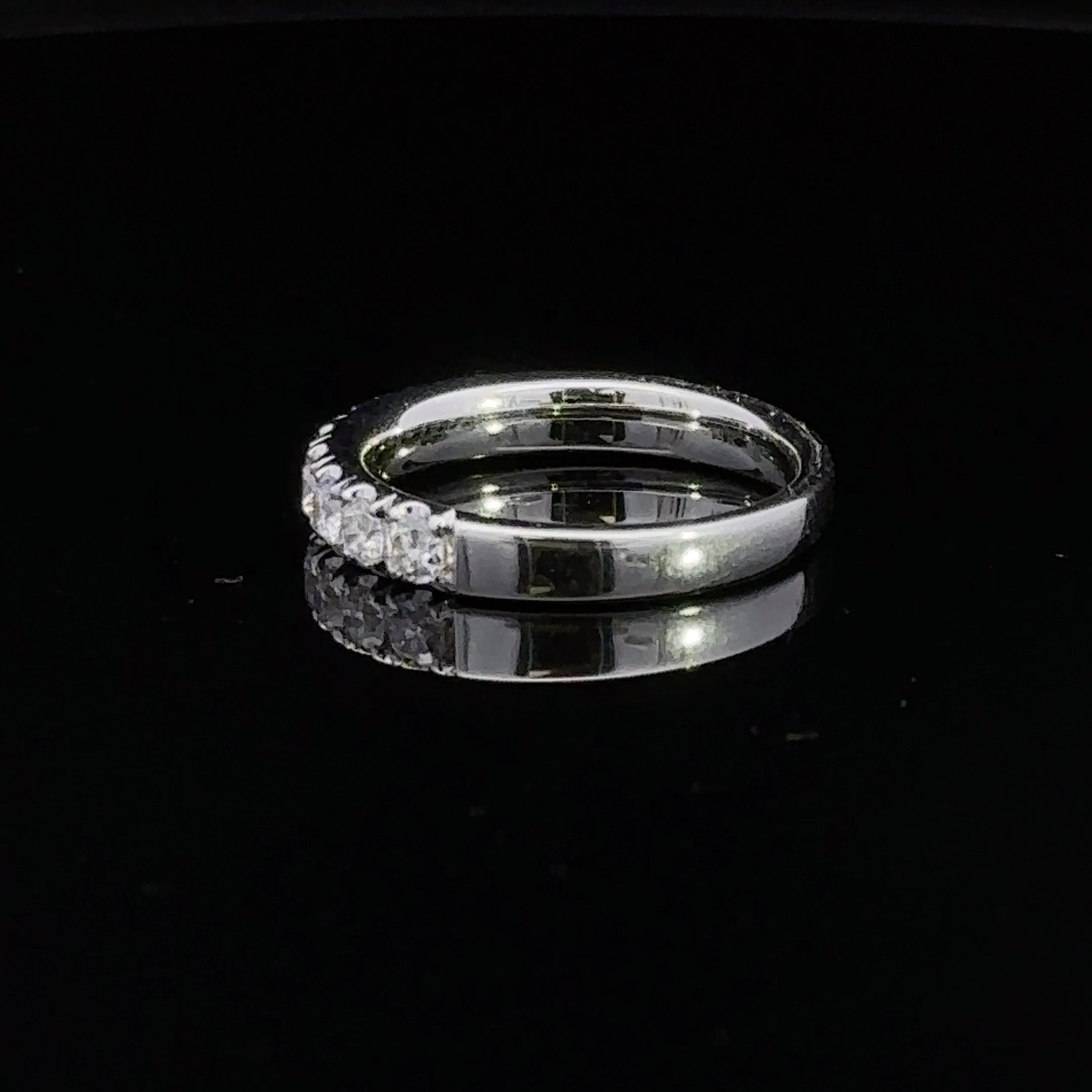 Amoura Diamond Ring