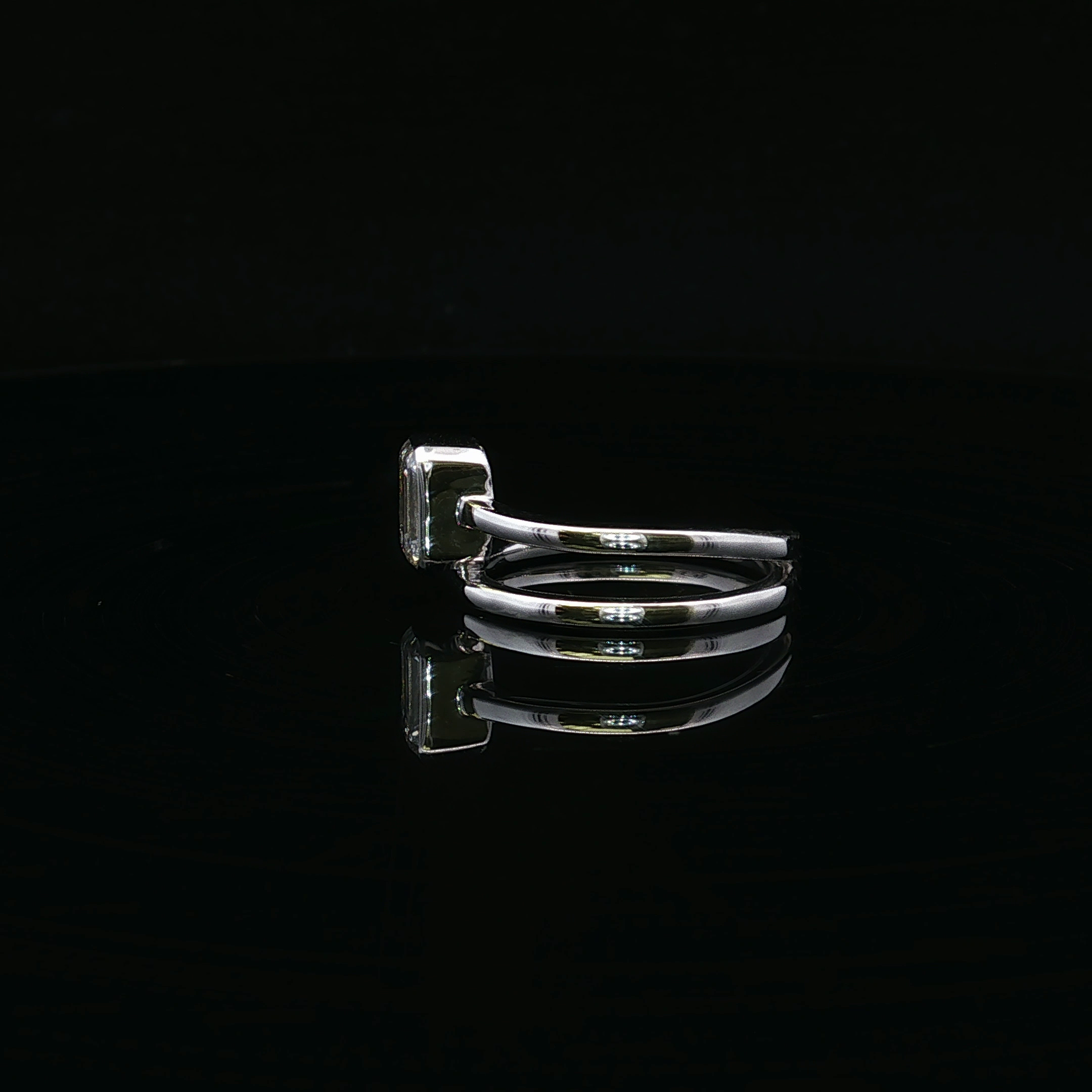 The Elara Ring – 14K White Gold Emerald Lab Diamond