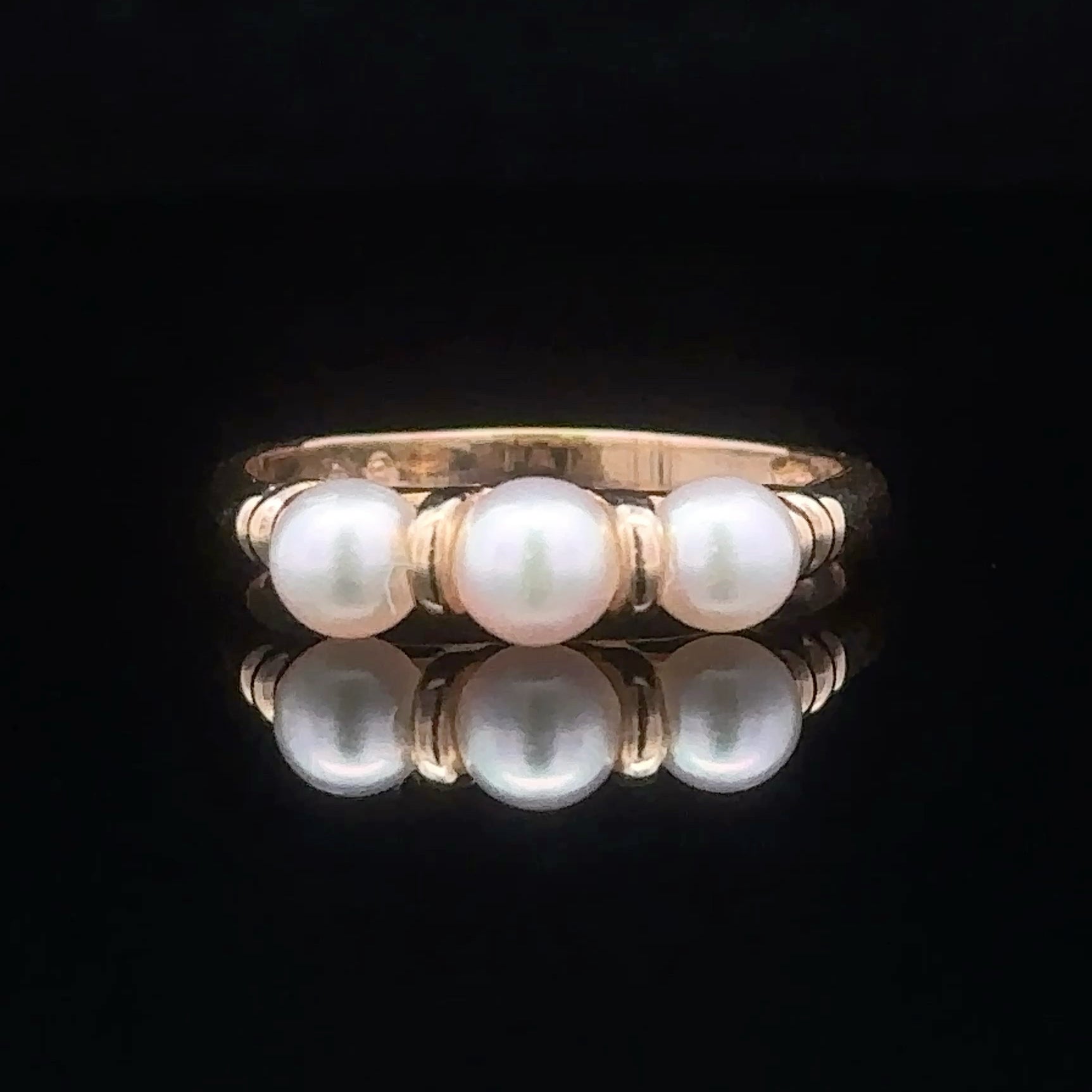 Arlette Pearl Ring