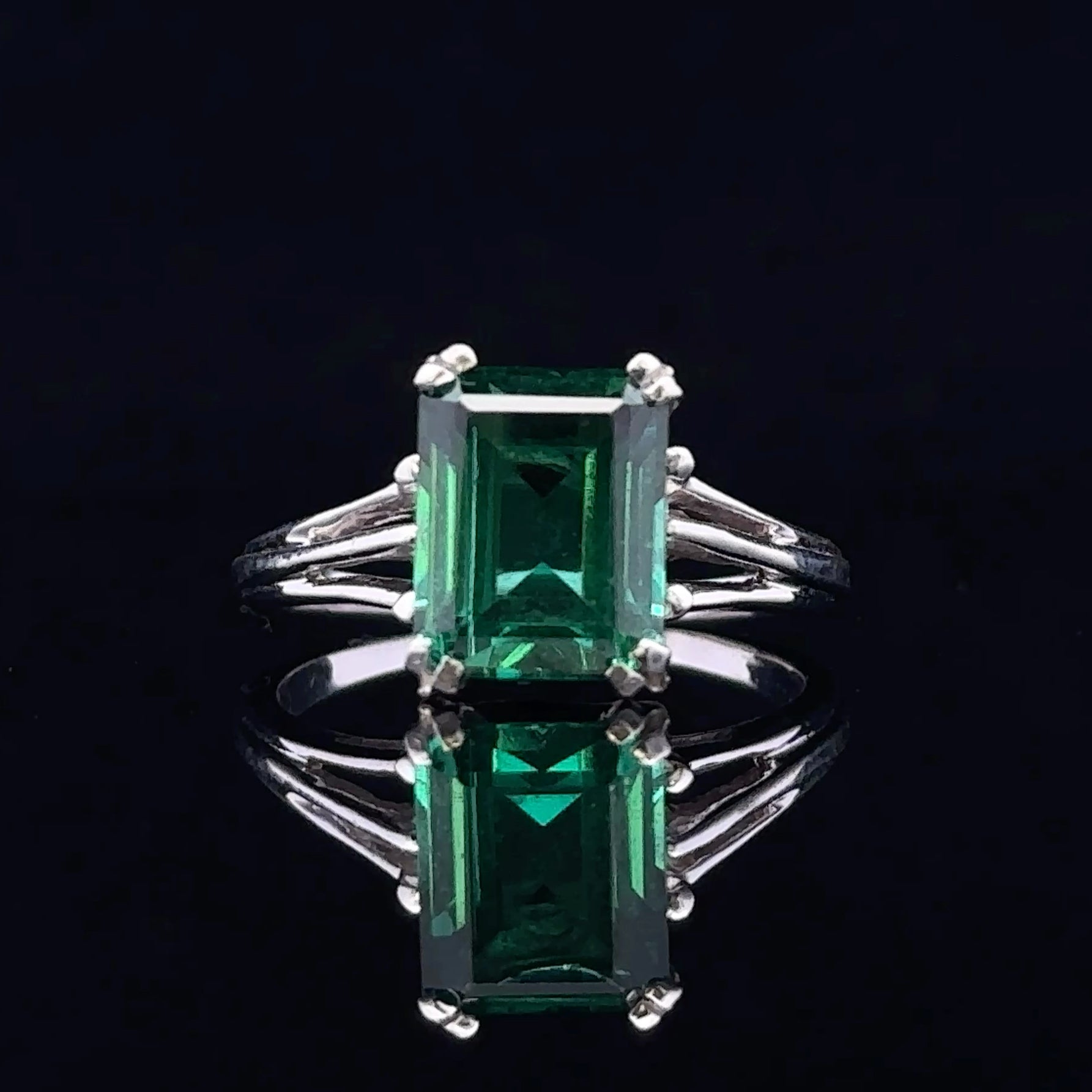 Juliana White 14K Gold Solitaire Fashion Ring with Emerald Green Garnet